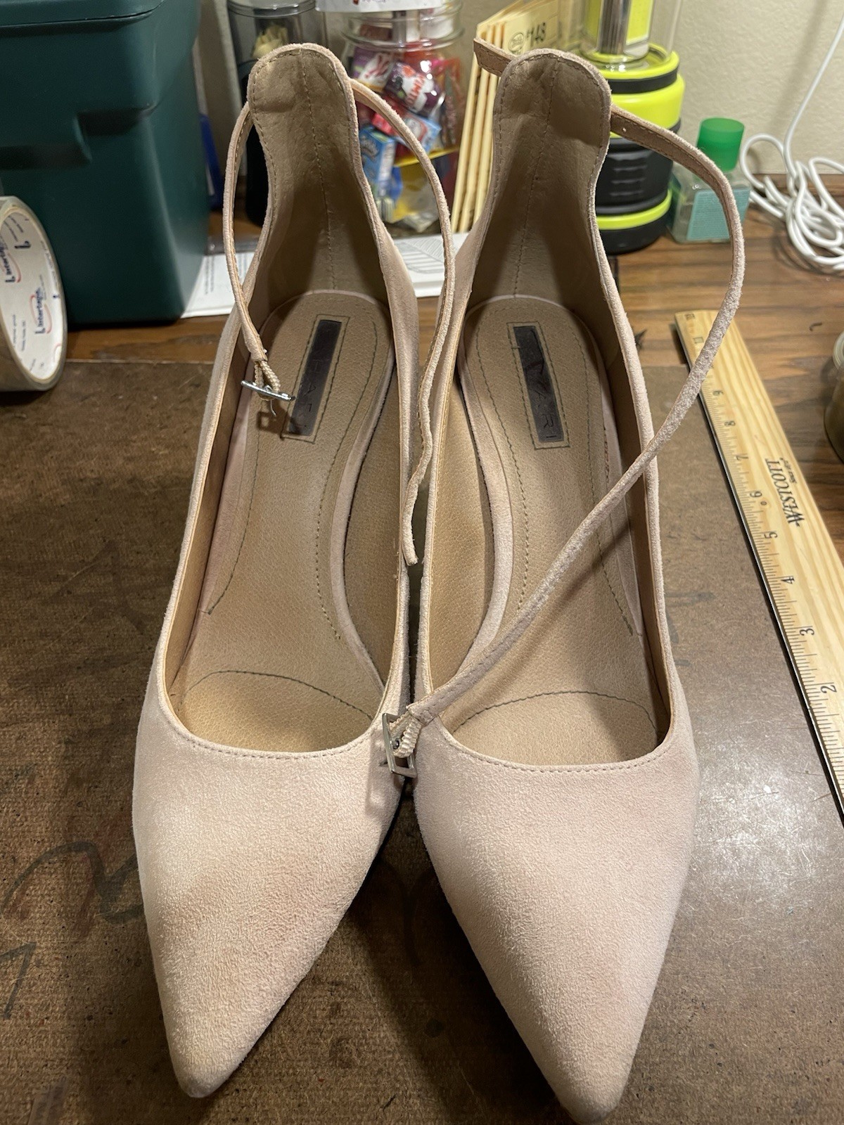 Tahari Nude Suede Heels Ankle Strap Pointed Toe Pumps Womens 8.5-9 Approx