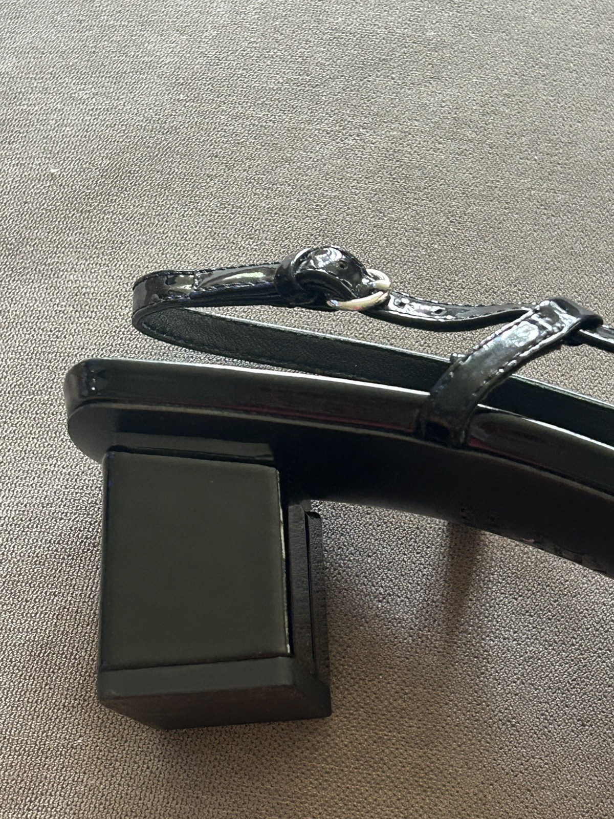 7.5 Via Spiga Patent Leather Block Sandals Black