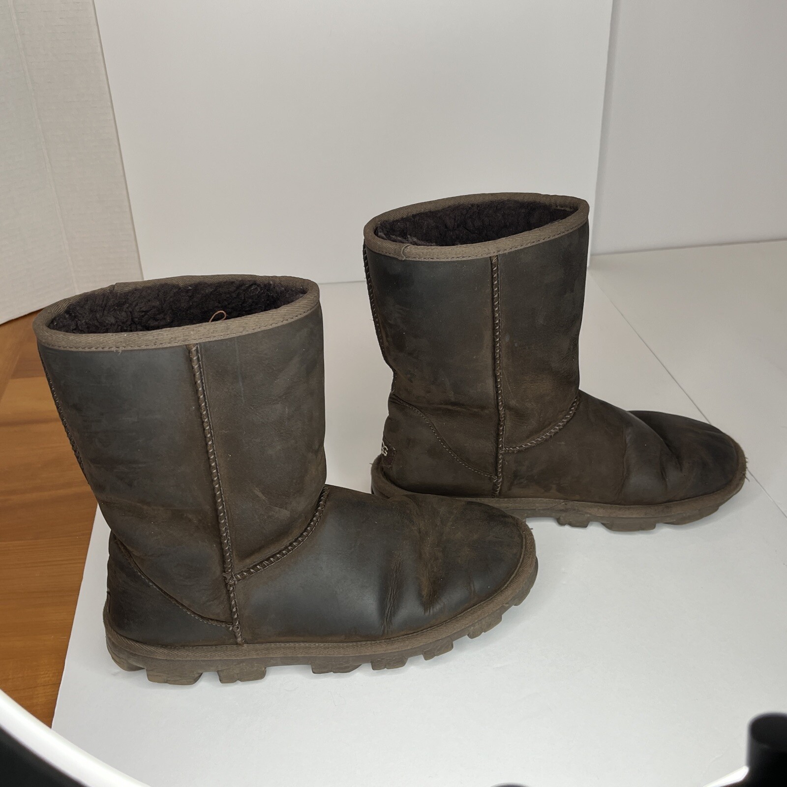 UGG 1111513 ESSENTIAL DARK BROWN SHEARLING LEATHER WOMENS USA 8 BOOTS