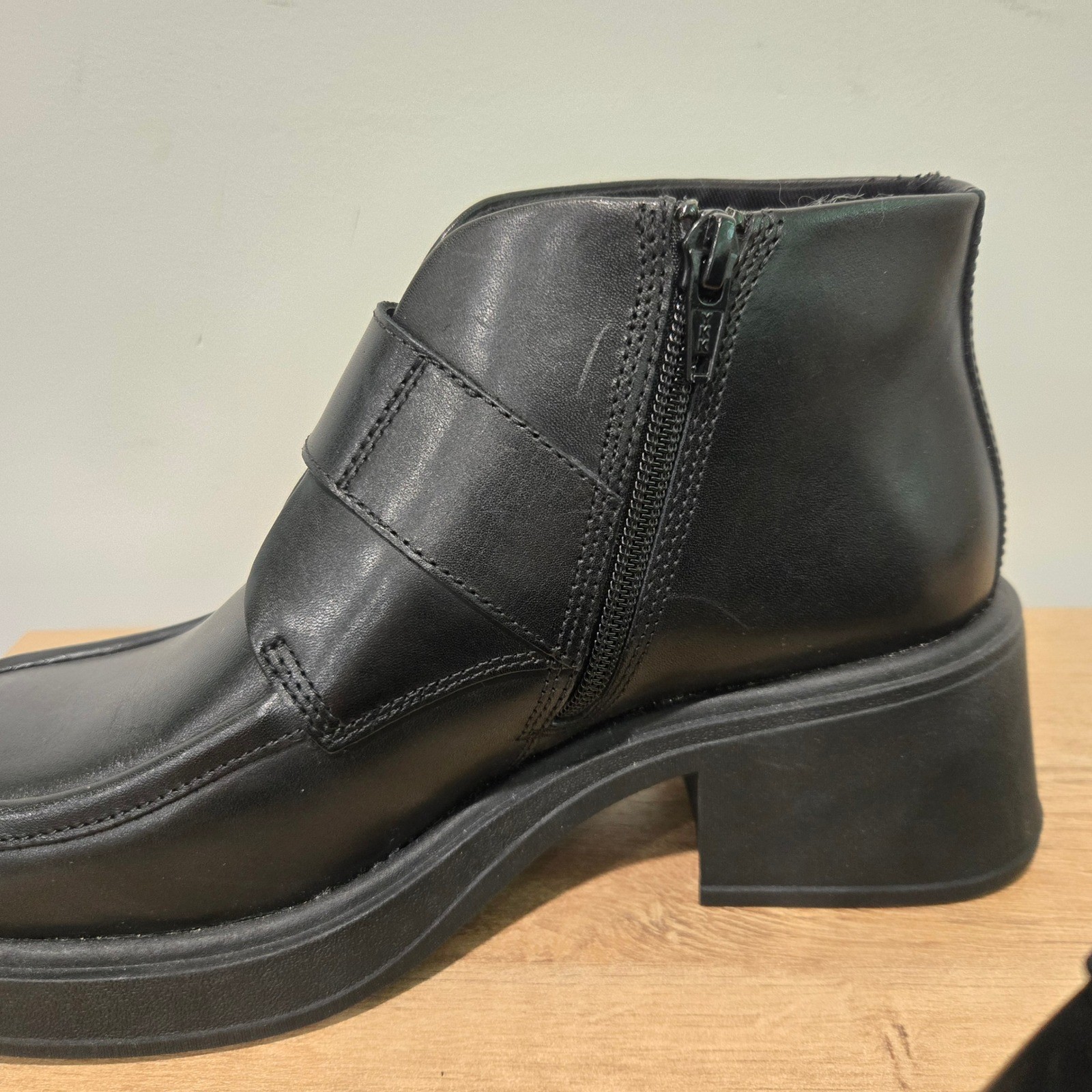 Vagabond Dorah Ankle Boots Women 38 / 8 Black Leather Buckle Square Toe Zip