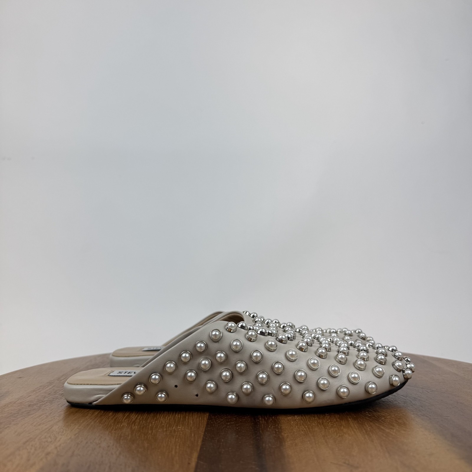 New Womens Steve Madden Glimmer Ivory Studded Pearl Slide Mules Size 6 M NWOB