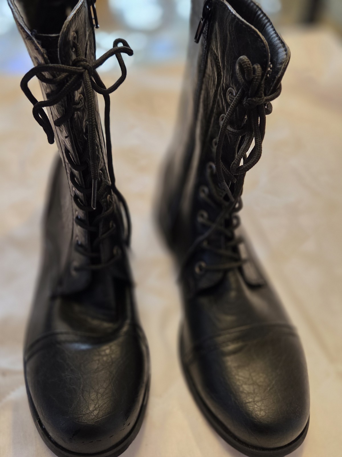 New black lace up mid cap fashion boots size 8.5.