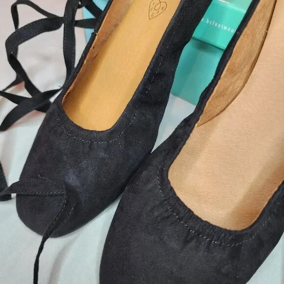 BC Footwear Black Have A Heart Vegan Suede Lace Up Ballet Flats Sz 10 NIB