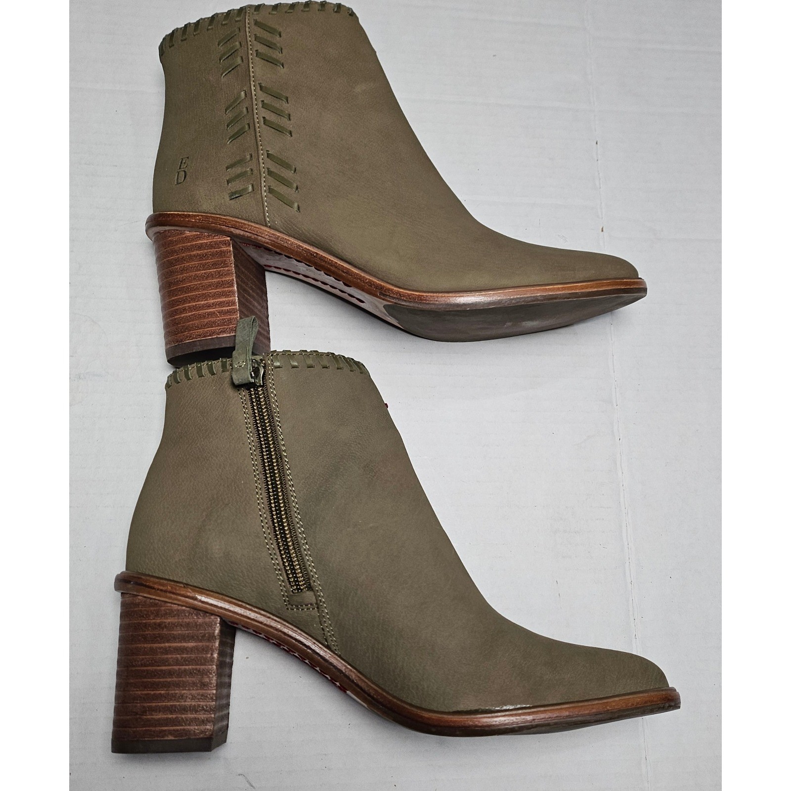 ED Ellen DeGeneres Susumu Tumbled Nubuck Chive Ankle Boots Women’s Size 7M