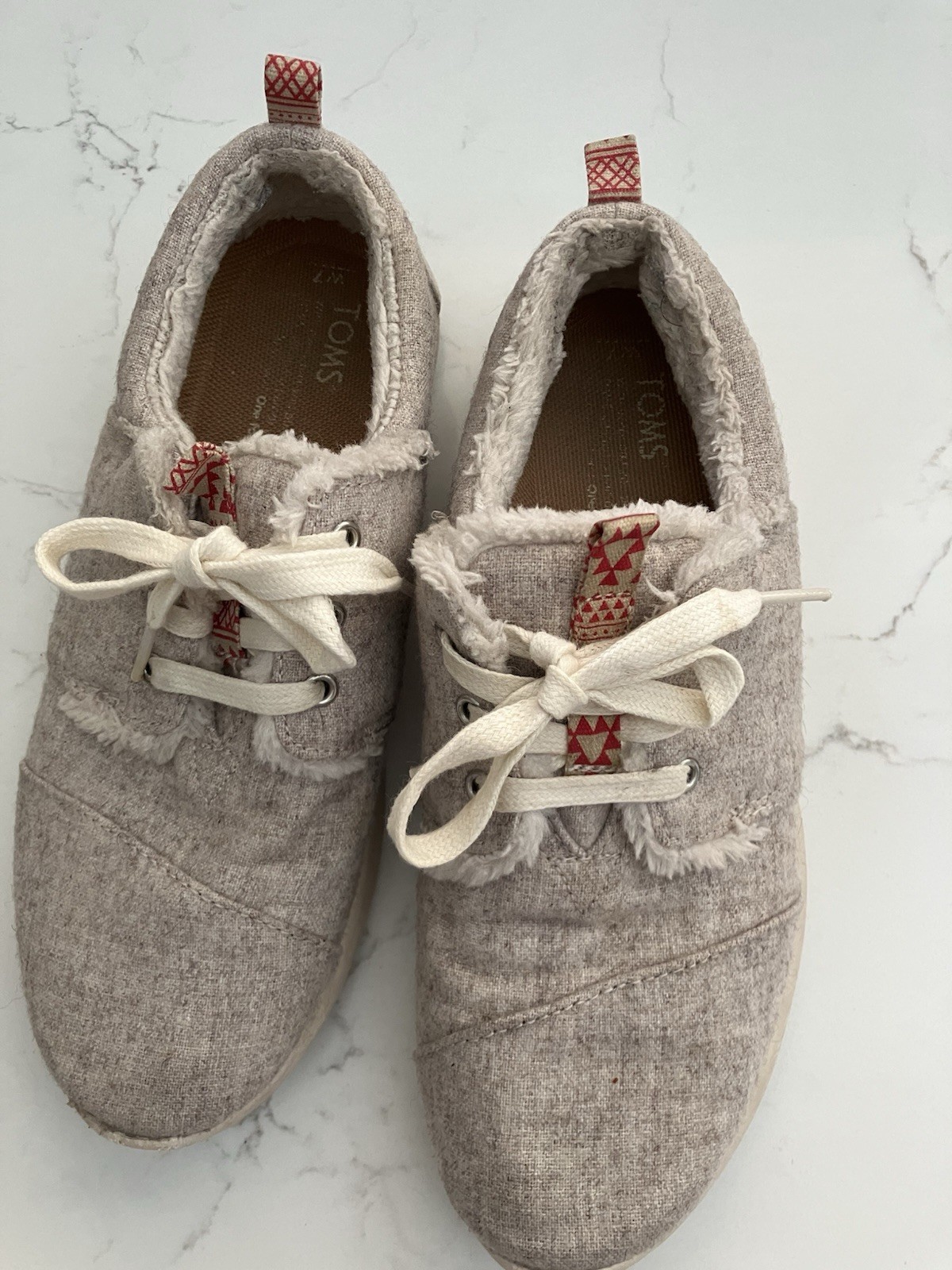 Women’s 7 Sneakers TOMS Del Rey w/shearling Oatmeal canvas outer