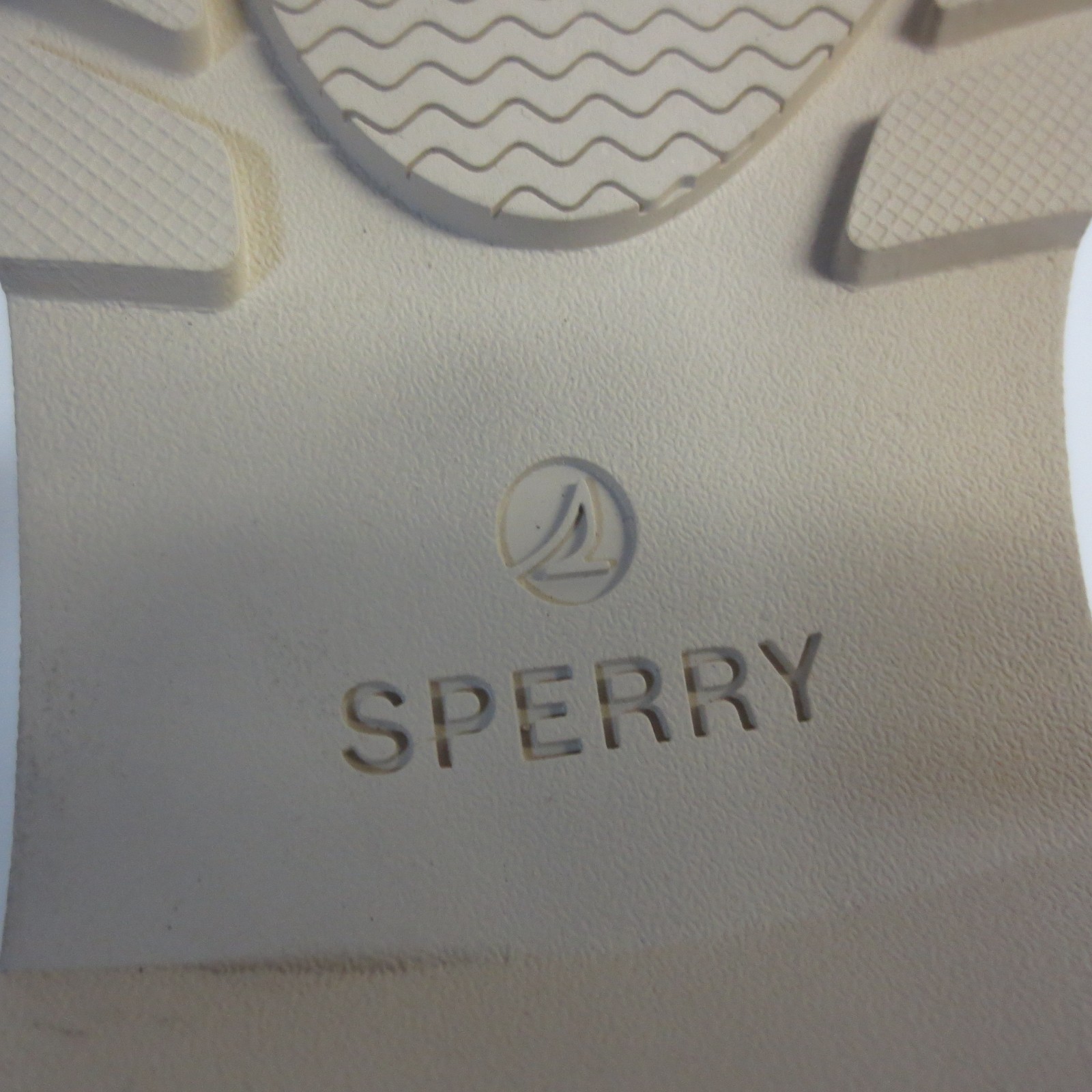 SPERRY WELLS WOMEN’S BOAT SHOES – TAN – US 5