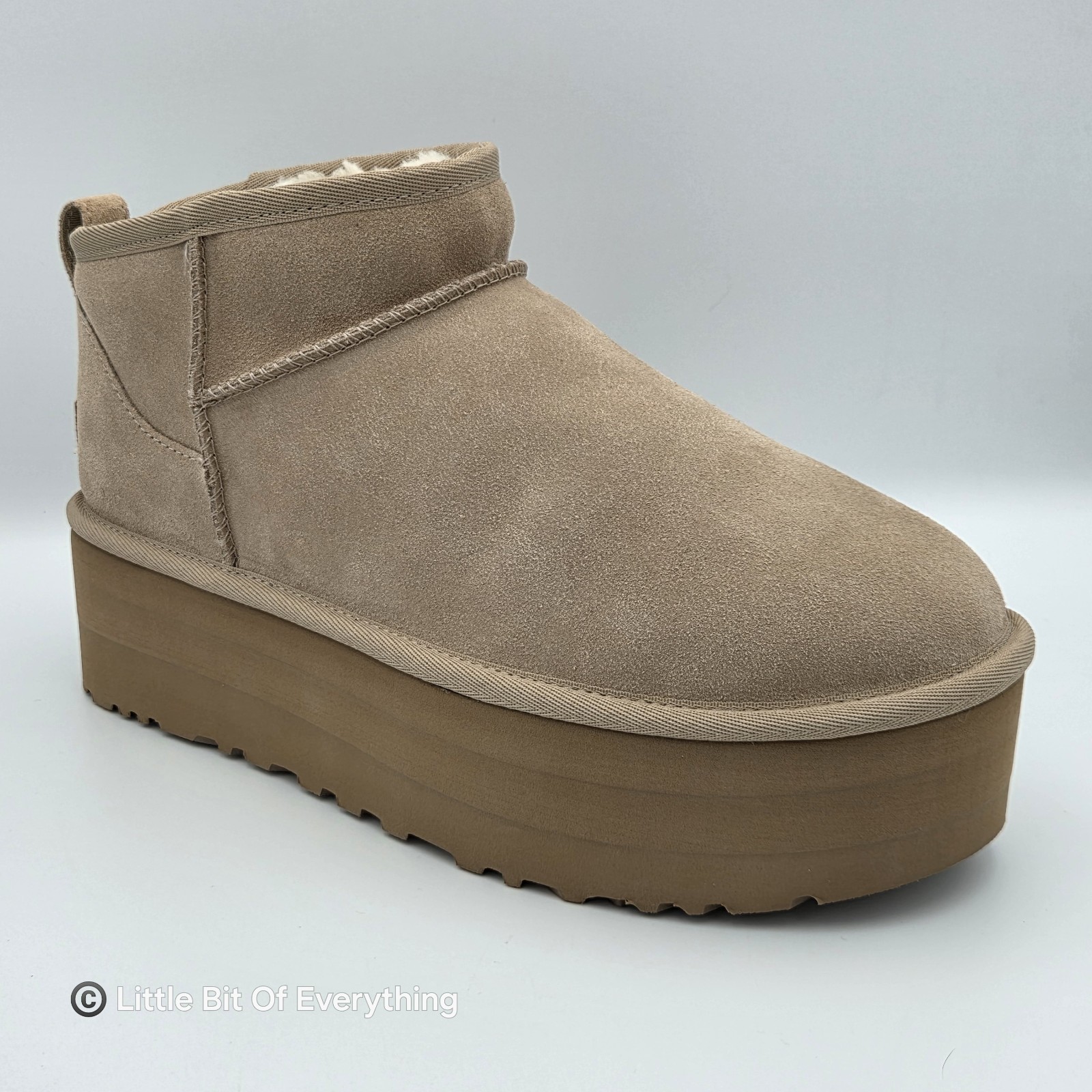 New UGG Women’s Classic Ultra Mini Platform Boot Sand Bootie 1135092 – Size 10