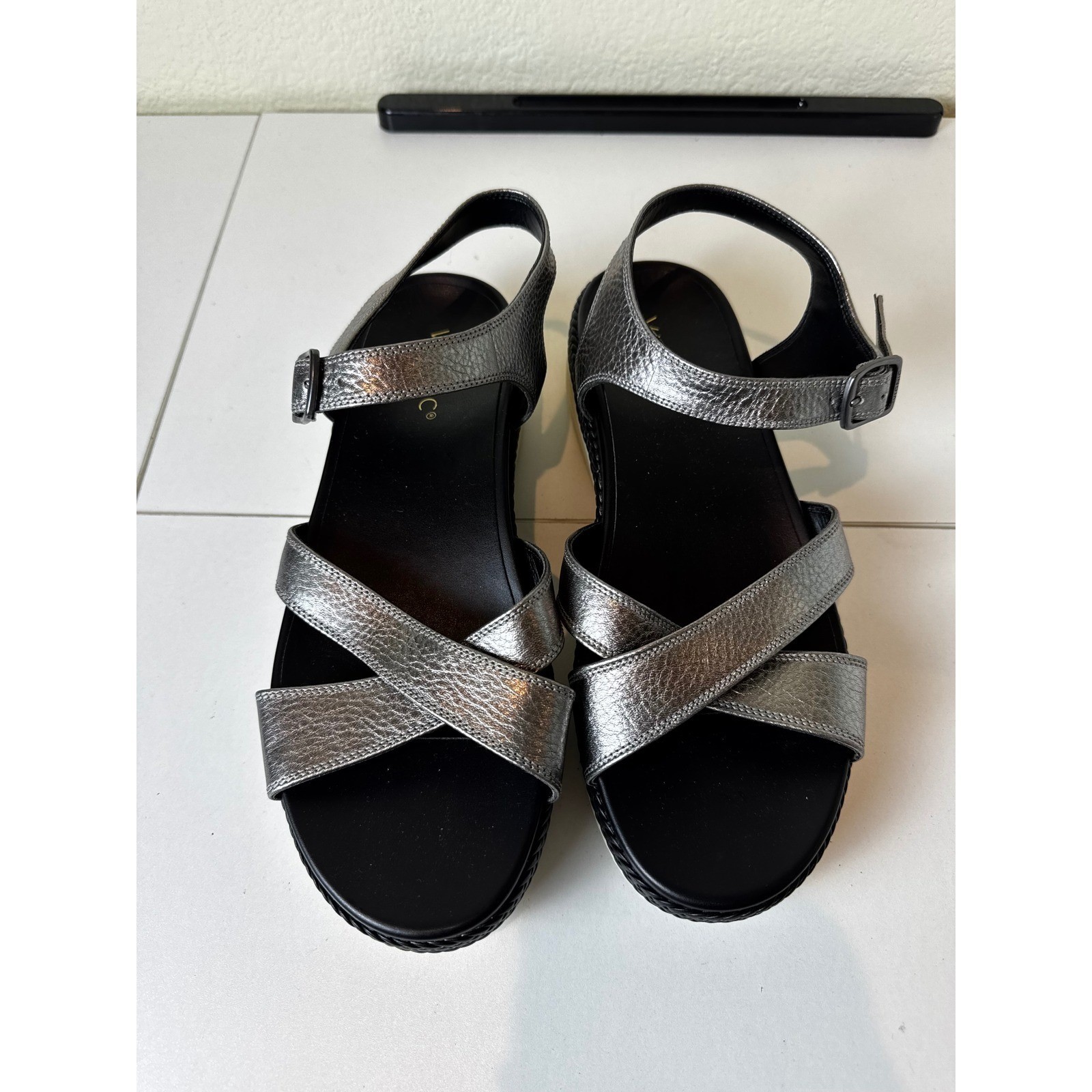 Vionic Mar Sandals Women Size 10 Silver Metallic Leather Platform Orthopedic