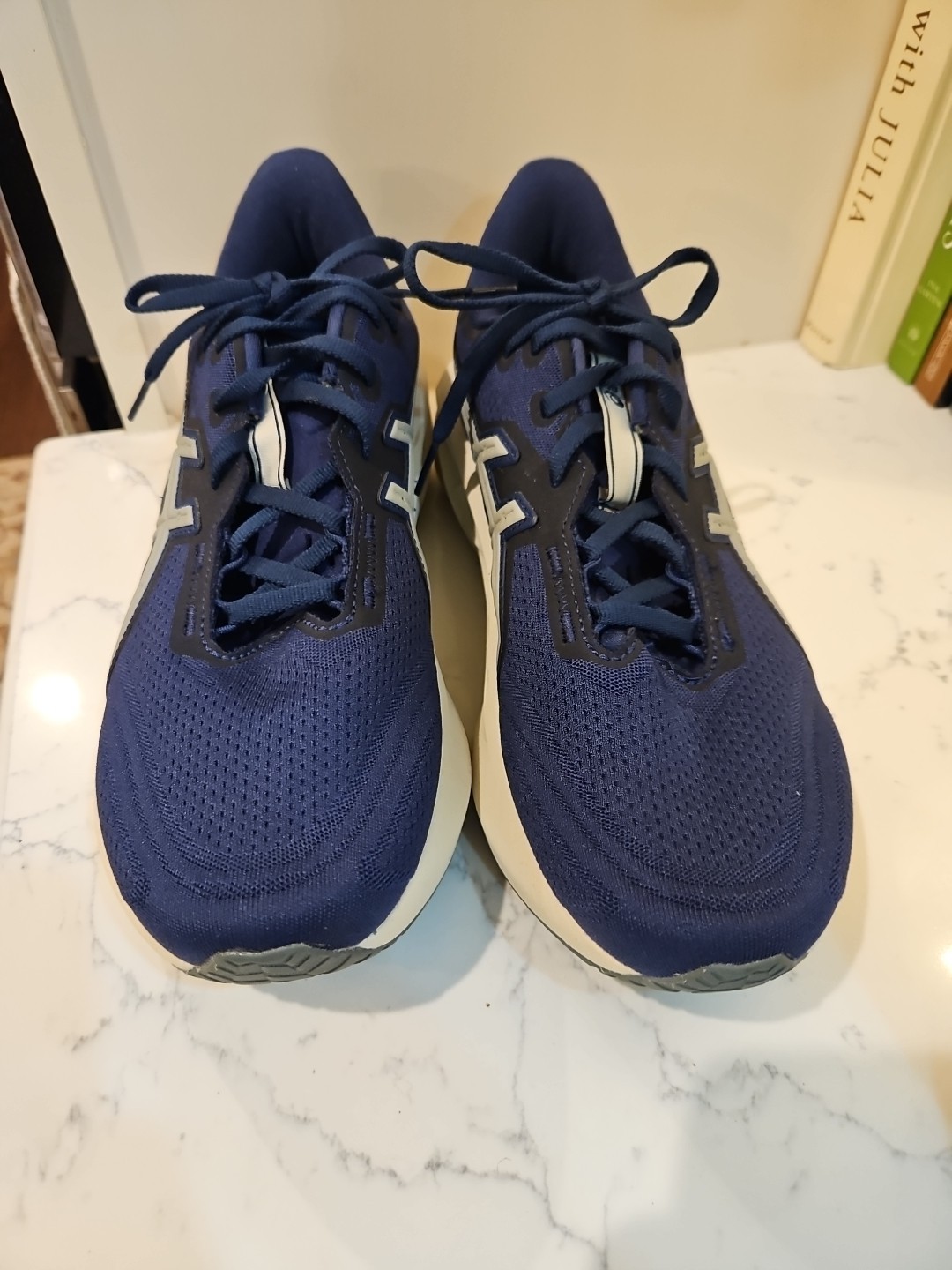 ASICS NOVABLAST 5 ASCIS TRACK CLUB INDIGO BLUE & SEAL size 10 Women’s 1012B811