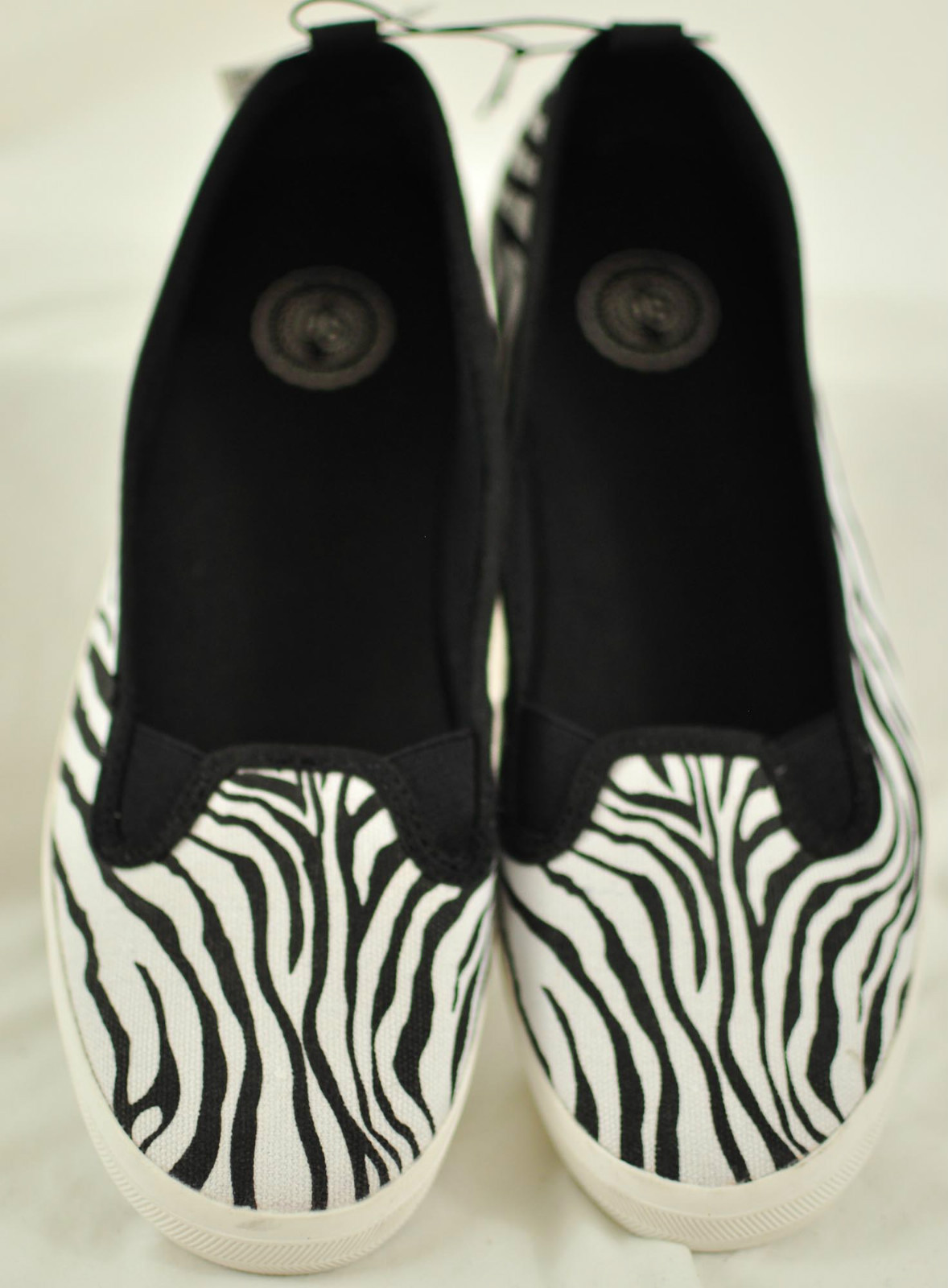 women’s fun zebra striped sneakers slip ons size 6 JR by SO brand new! MSRP $40