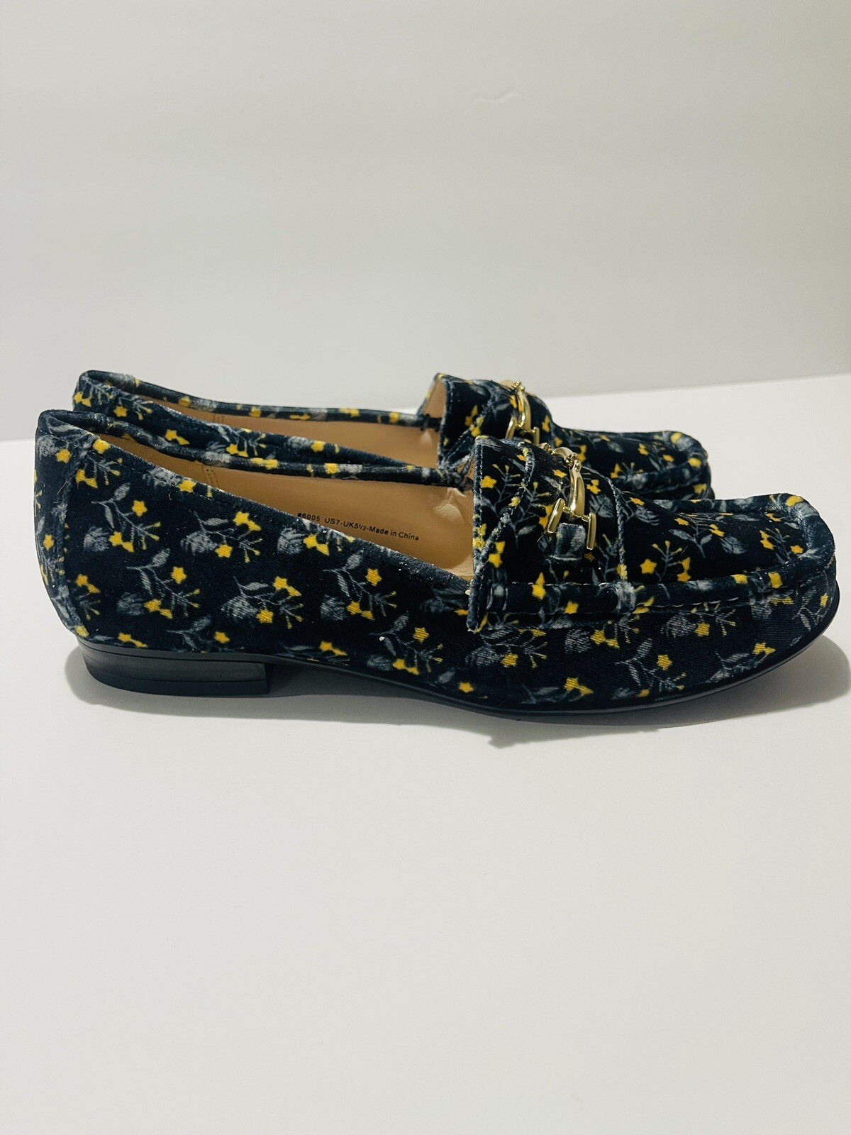 New Cabi Women’s Loafers SZ 7 Blue Yellow Floral Velvet Slip On Flats Gift