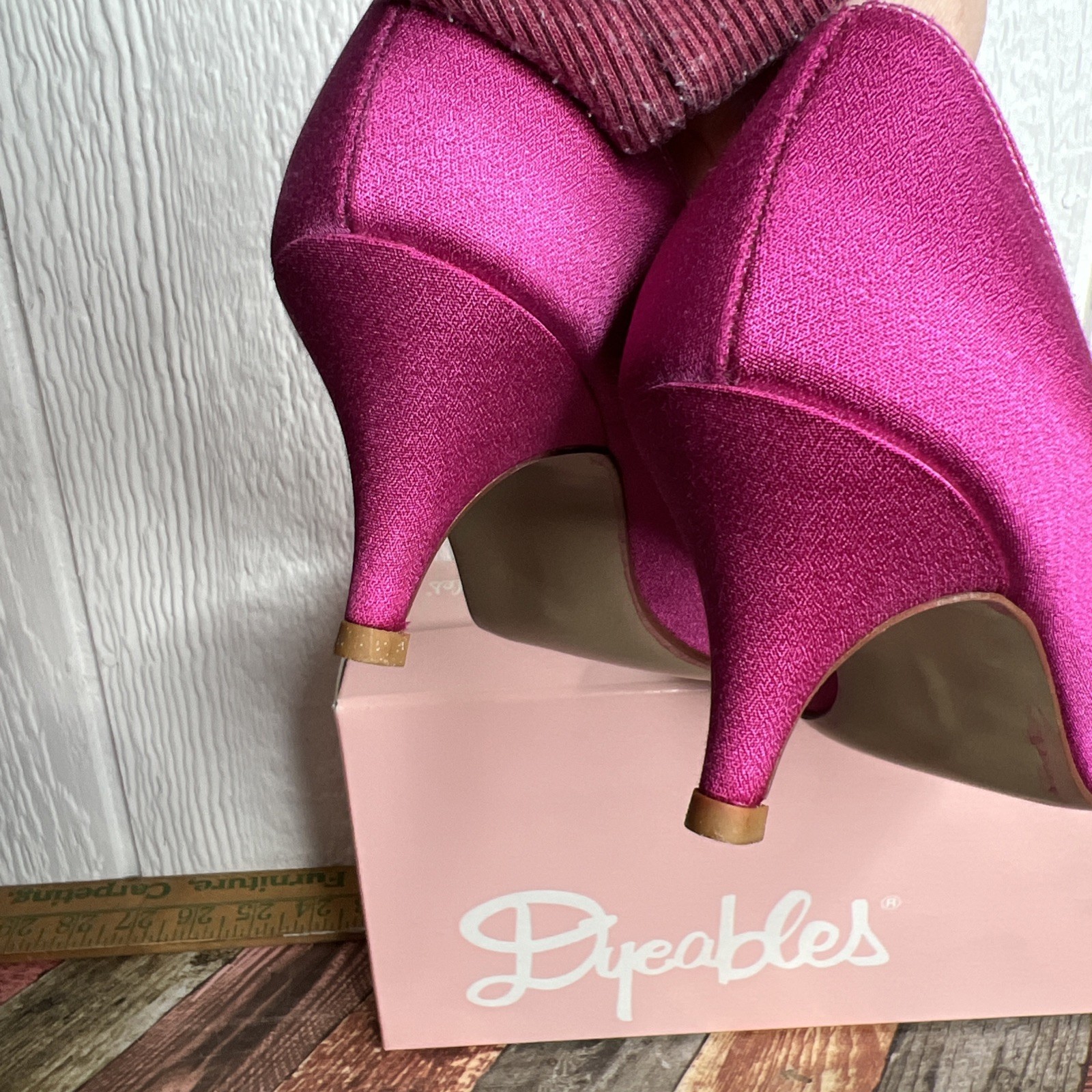 Vintage Dyeables Satin Heels Shoes Size 7.5 AA LATEDATE LUXE Hot Pink 82507
