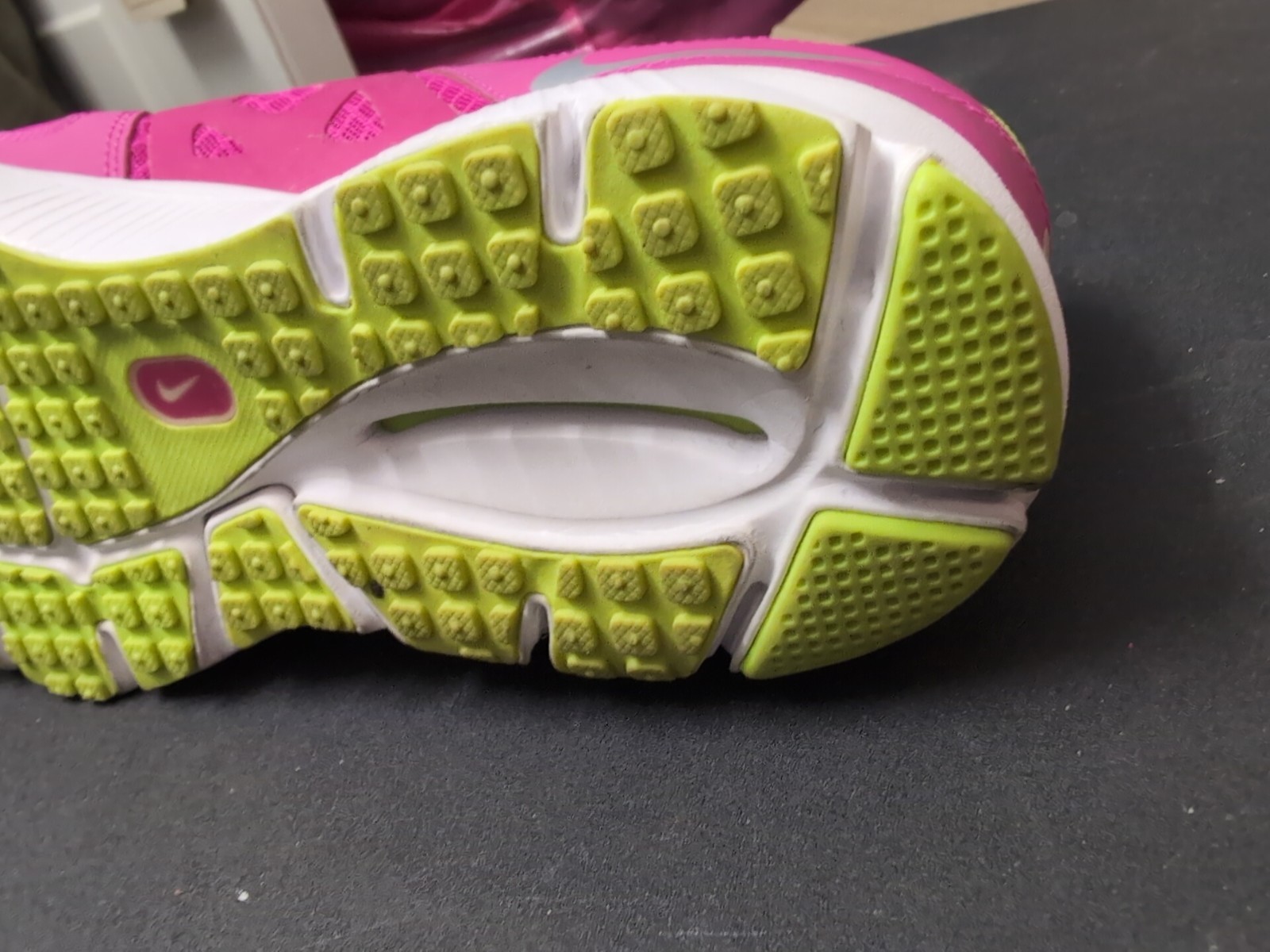 Nike Women’s Lunar Forever Lunarlon Neon Pink Athletic Shoes 488164-600 Size 10