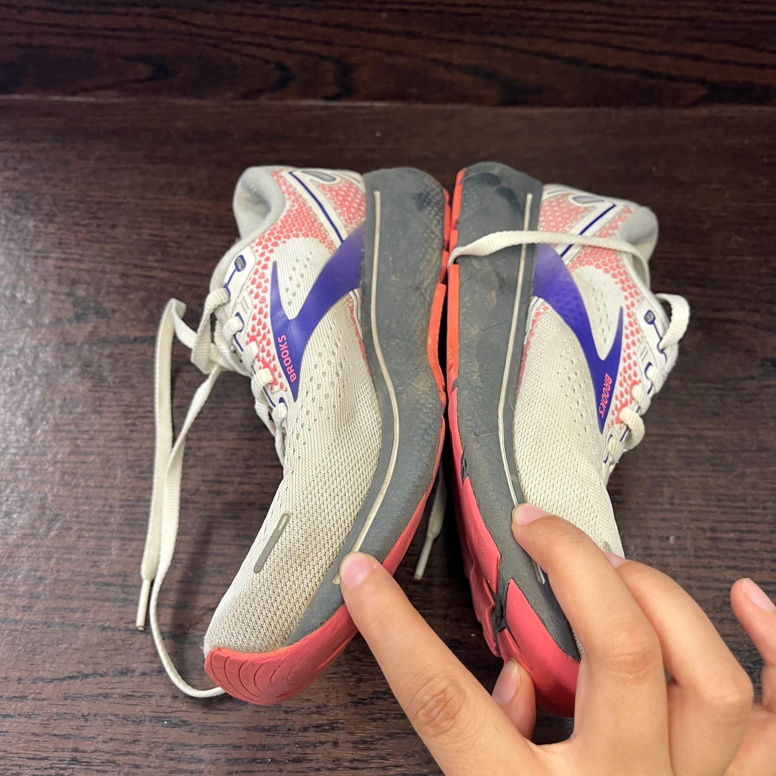 Brooks Ghost 14 Women’s Running Shoes Size 6.5 White Athletic 120356 1B 192