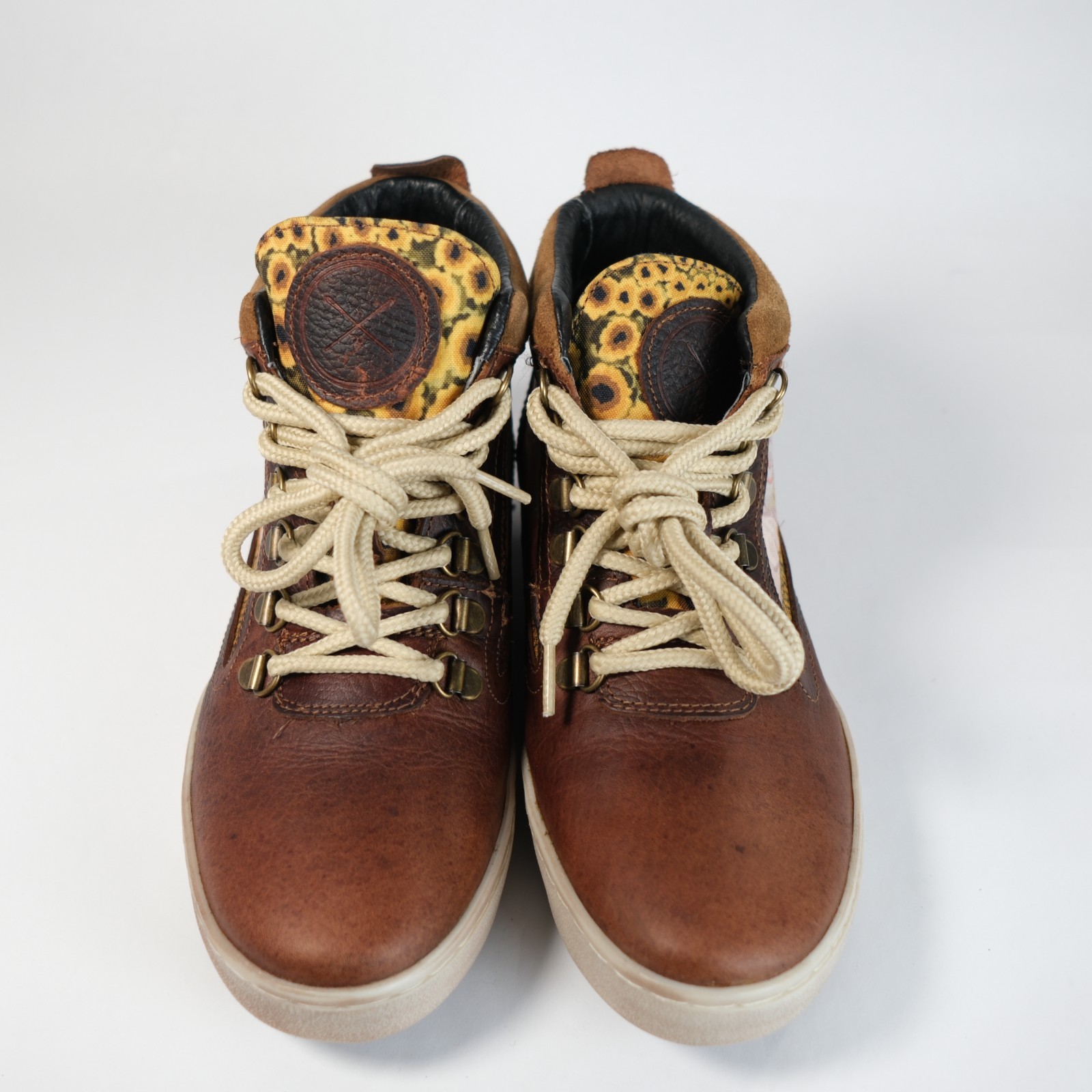 Inkkas Ray Camping Boot Size Women’s 8 / Men’s 6 EUC