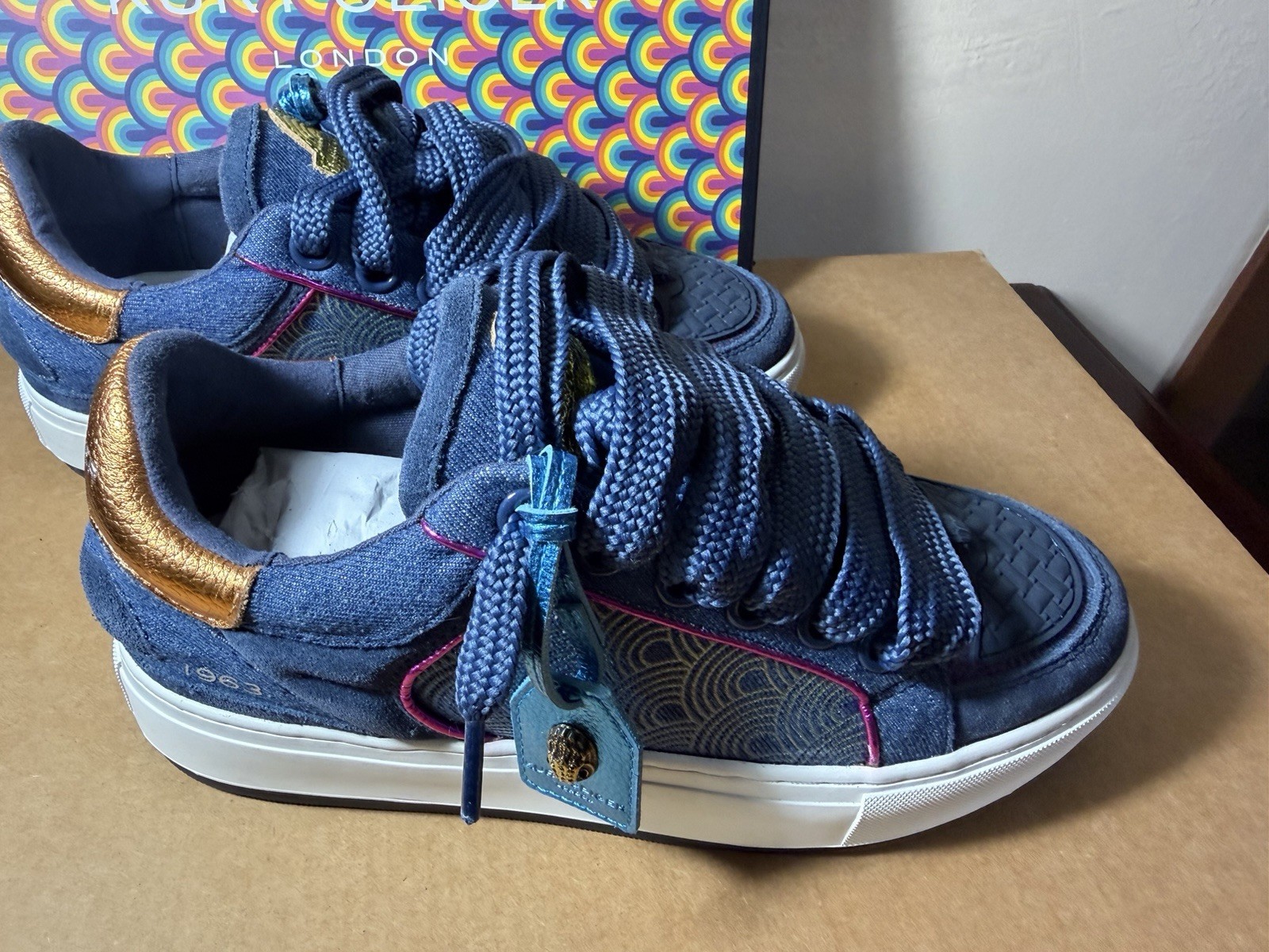 Kurt Geiger London Women’s Blue Low Top Lace Up Sneakers Gold Heel New w/ Box