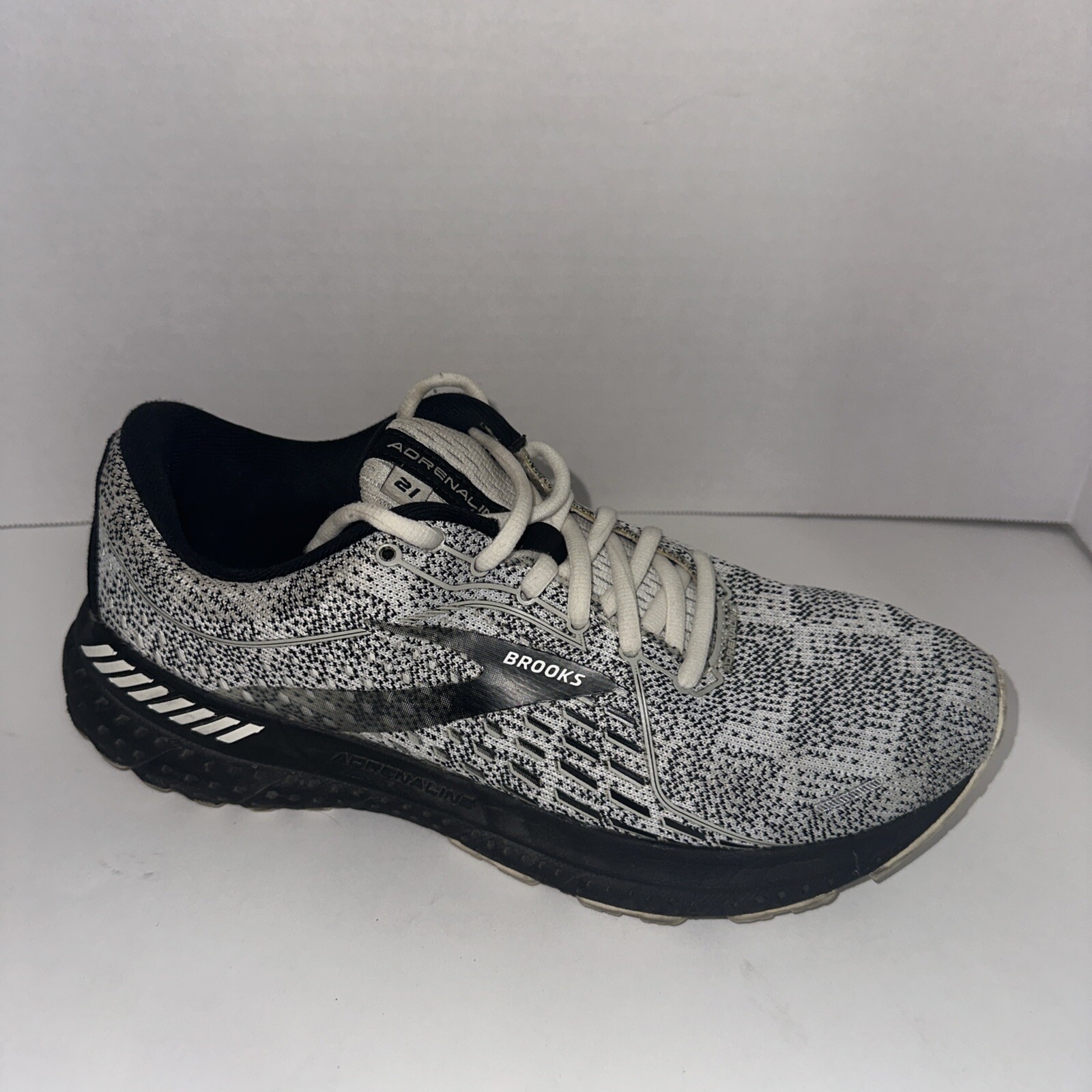 Size 9.5 – Brooks Adrenaline GTS 21 Black/Gray/White – 120329-1B-135 Women’s