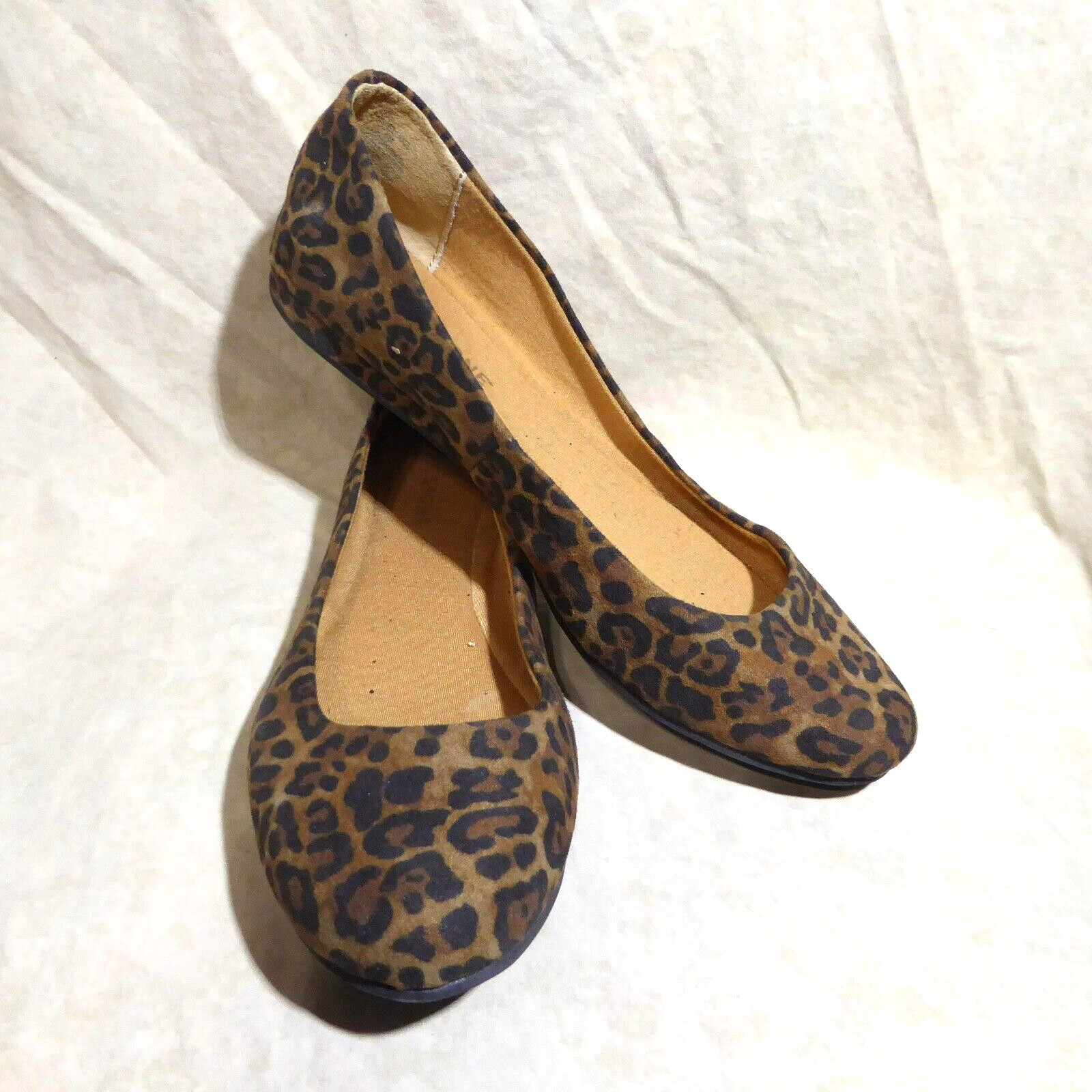 🩰 Sun + Stone Classic Ballet Flats 8 M Leopard Print Tan and Brown Textile