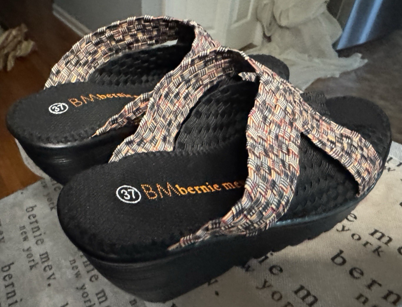 NEW Bernie Mev Multicolor Slip-On Open Toe Wedge Women’s Size US 6 & 6.5 – EU 36