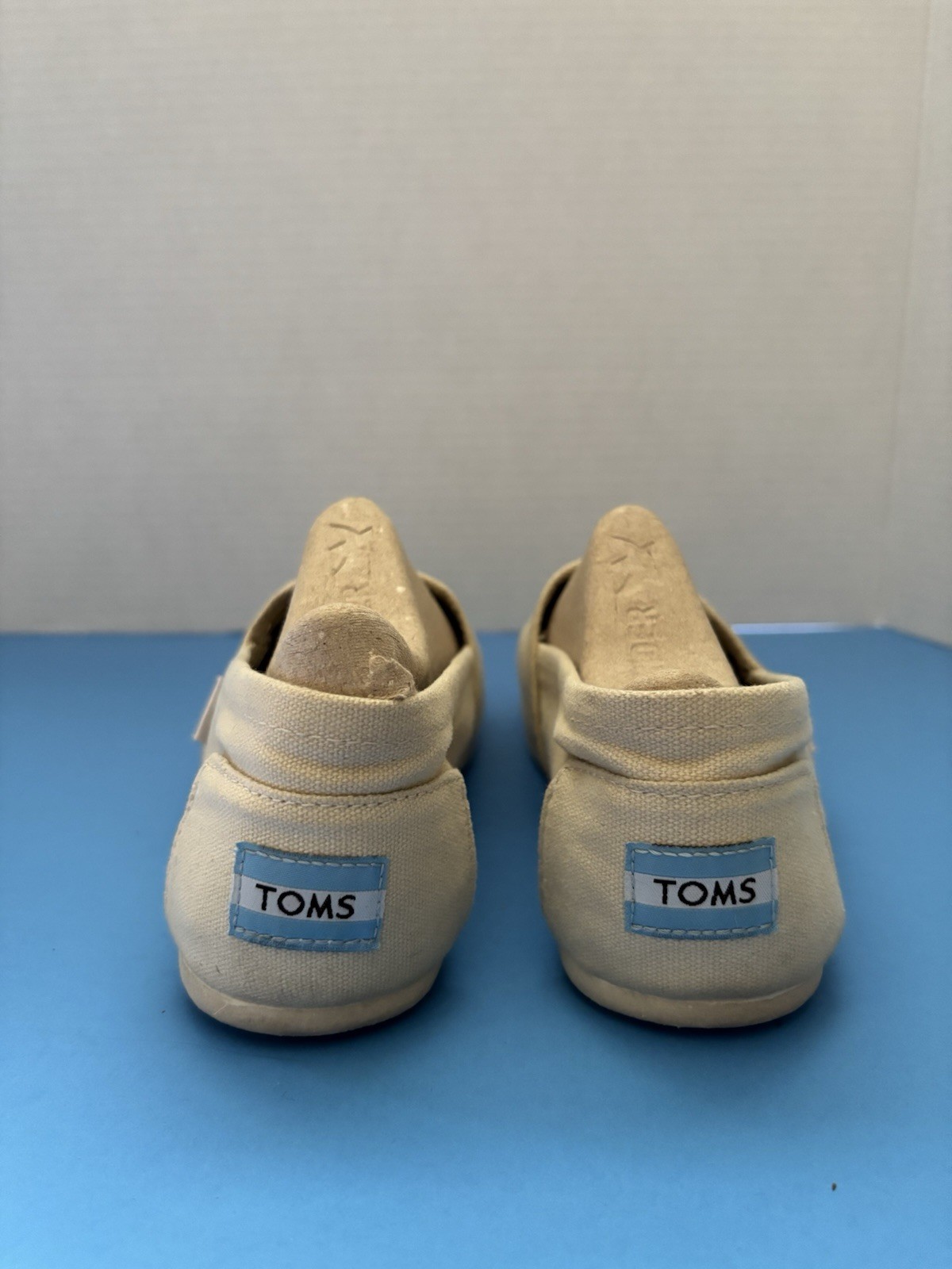 Tom’s Women’s Cream Colored Canvas, Size 9