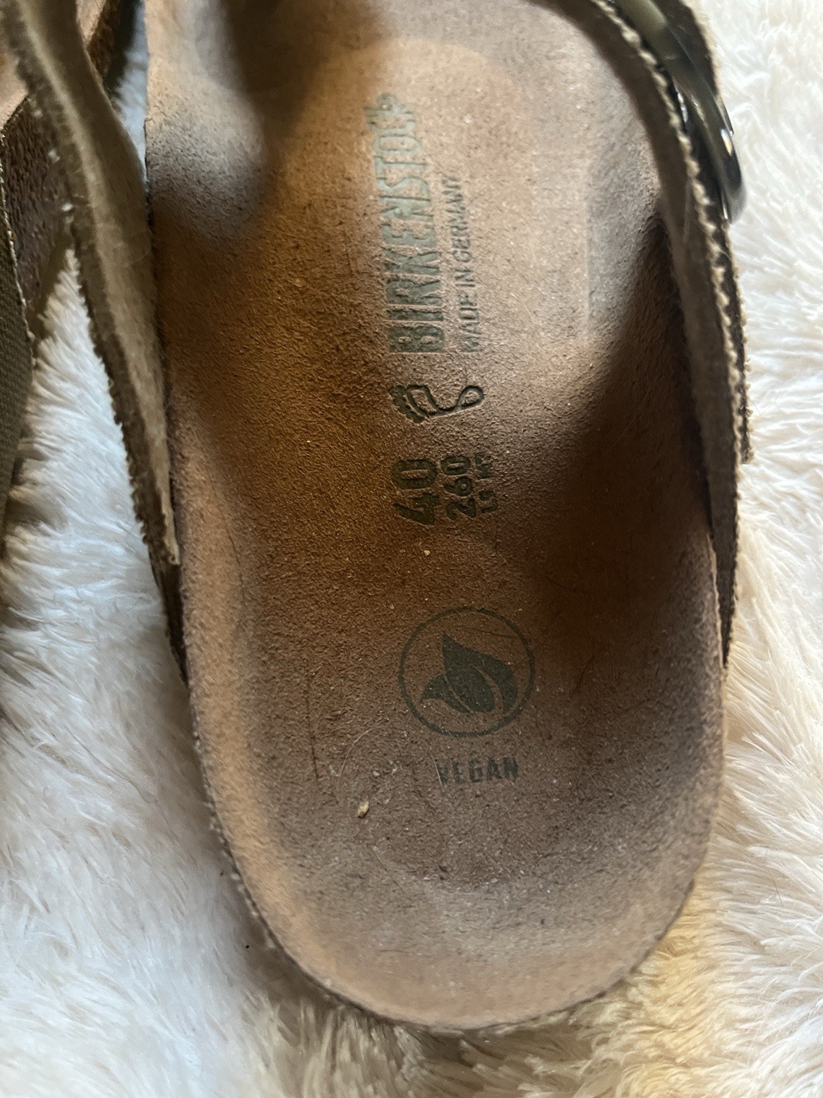 EUC ~ Birkenstock Women’s Gizeh Vegan Big Buckle Textile Thong Sandals Regular