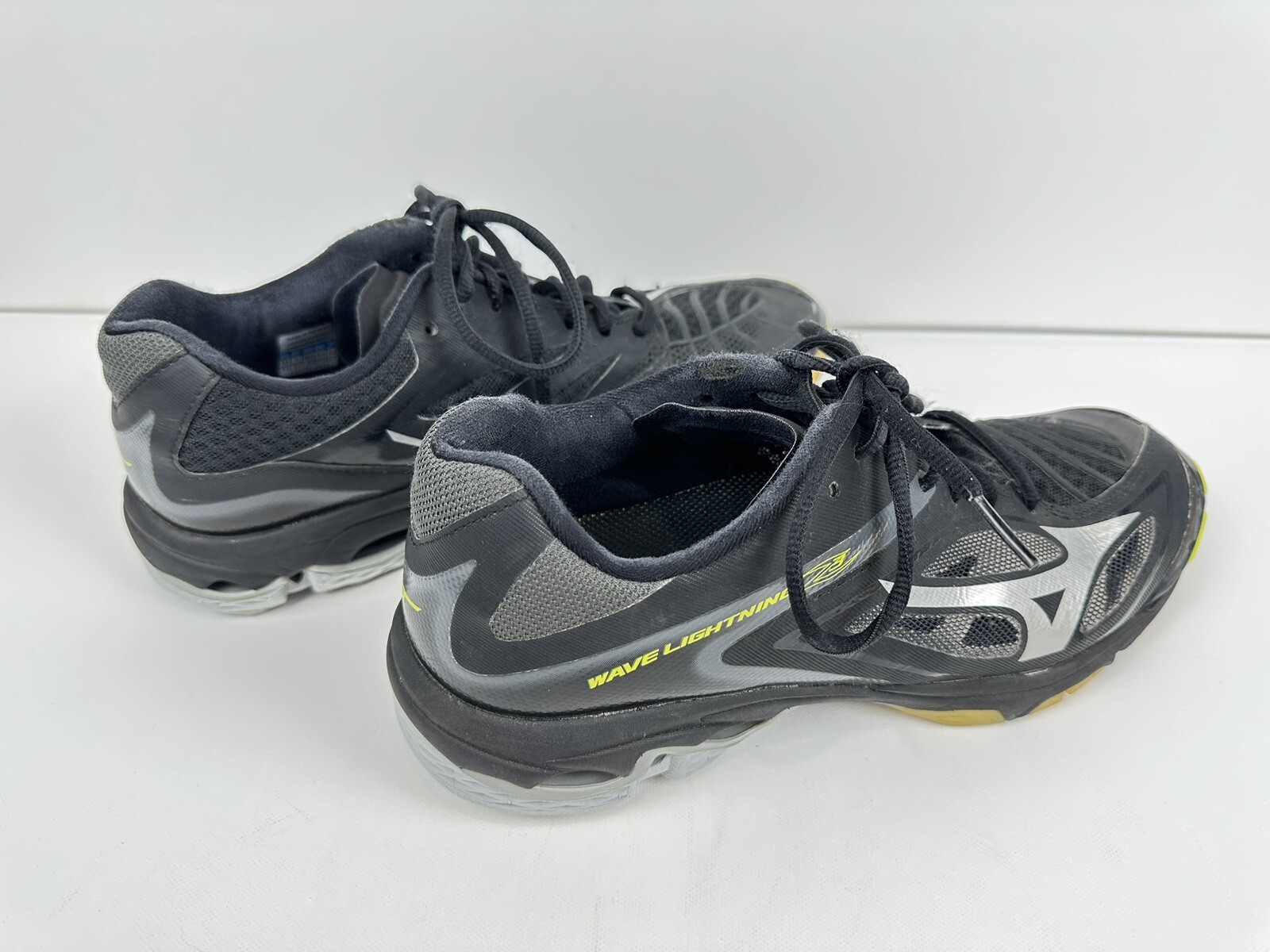 Mizuno Wave Lightning z3 Volleyball Shoes – Women’s Size US 7 – Black/Silver