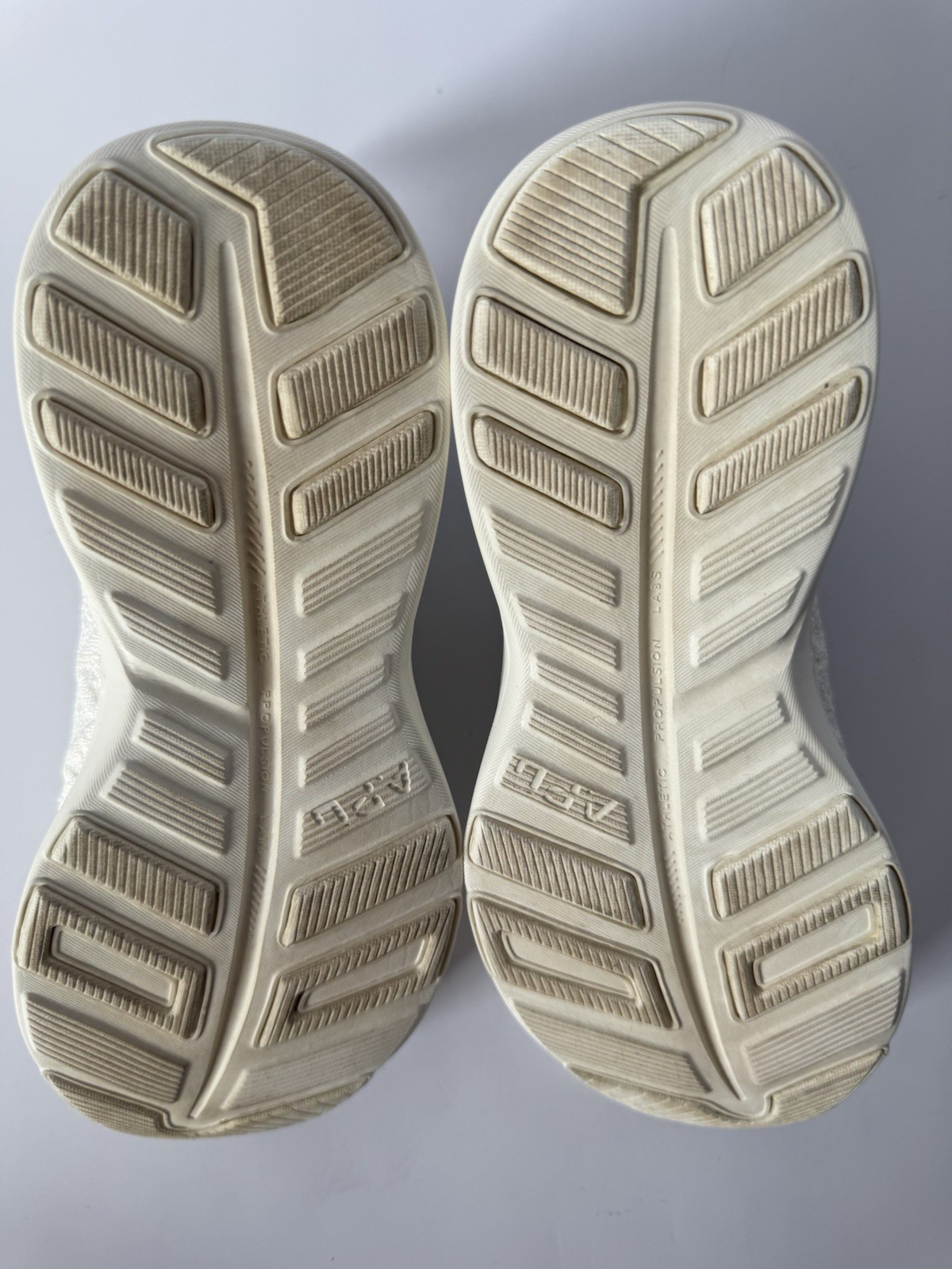 APL Techloom Phantom Knit White Blue Running Walking Shoes Women’s 7