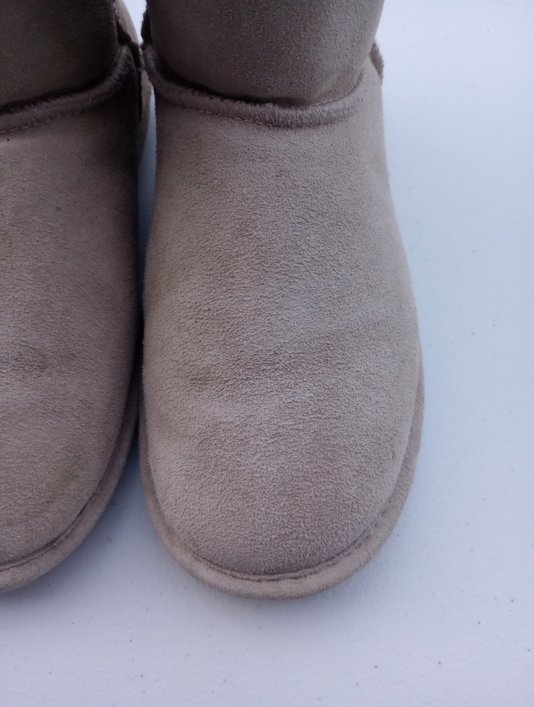 BEARPAW 608W- Emma Short Suede Boot 8.5 Sand