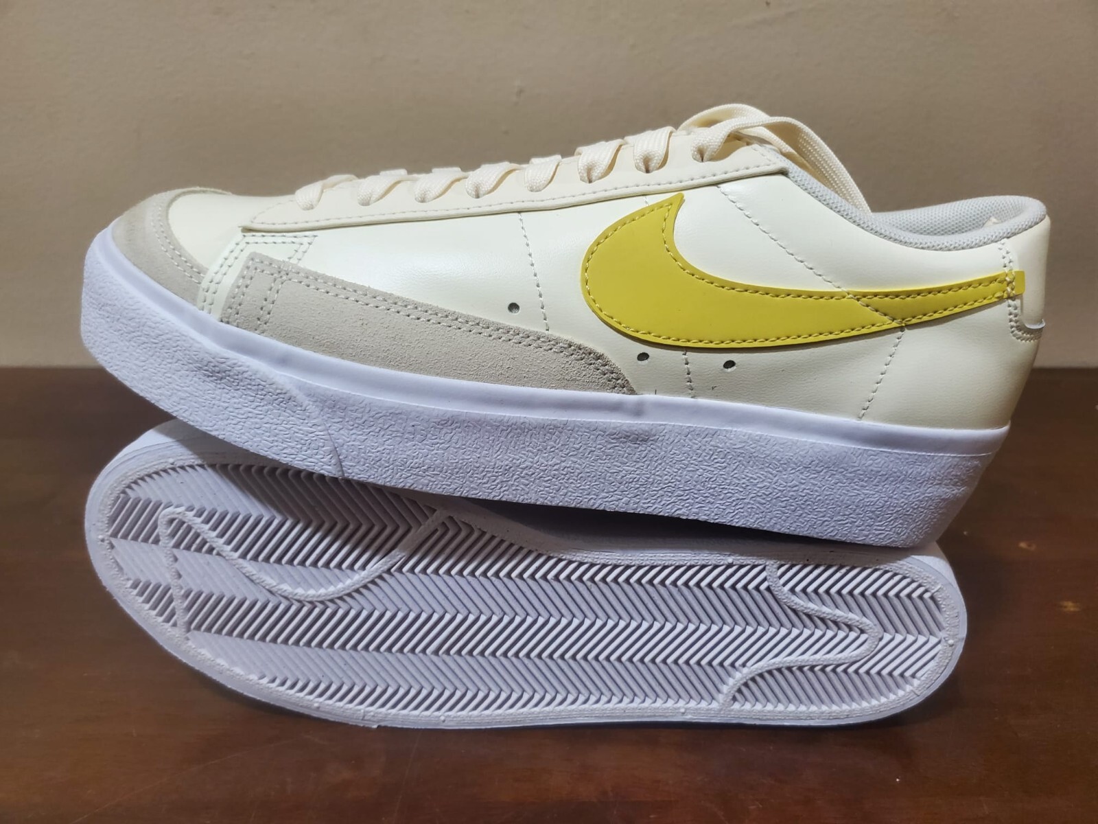 NEW Nike WOMEN’S BLAZER LOW PLATFORM DJ0292 113 SZ 10