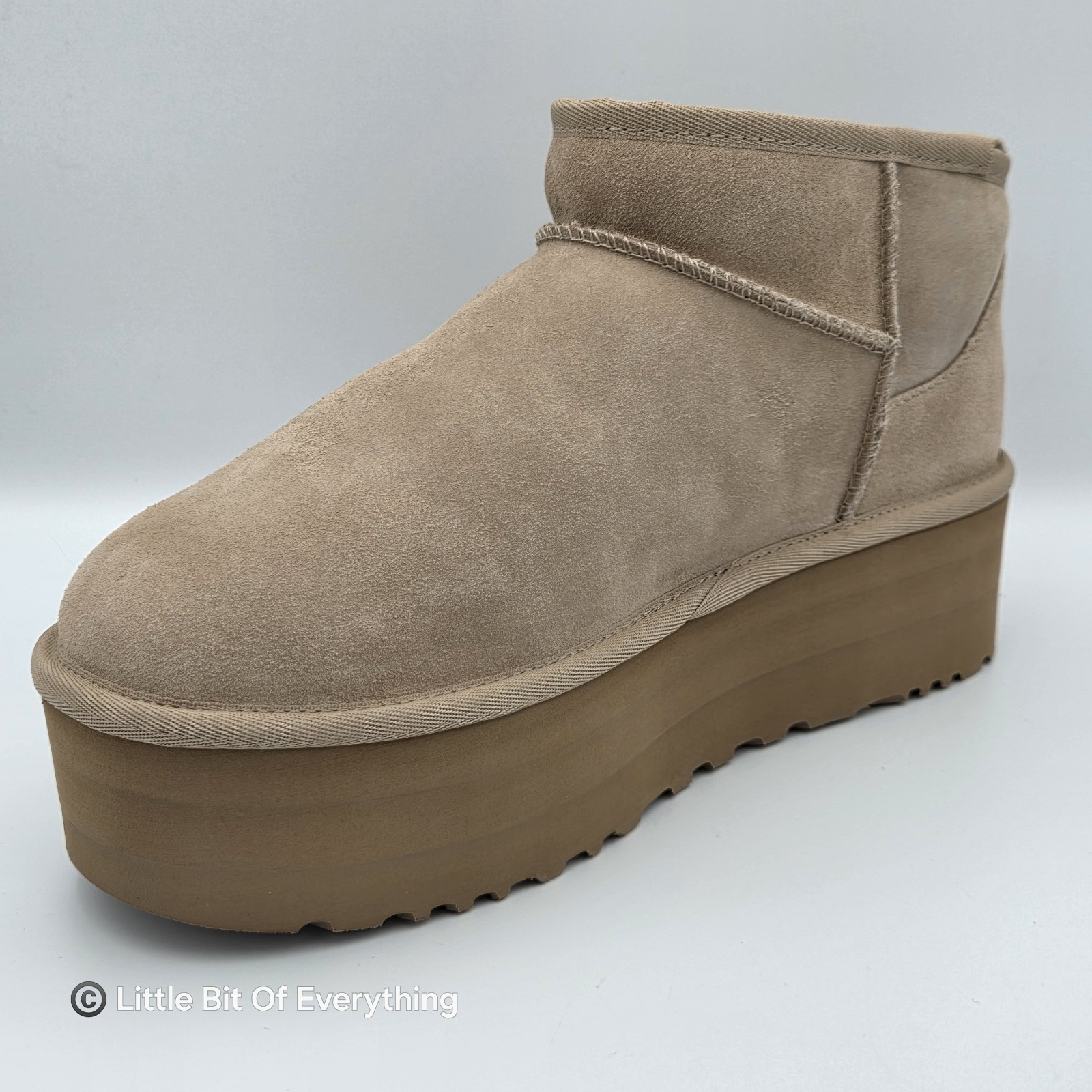 New UGG Women’s Classic Ultra Mini Platform Boot Sand Bootie 1135092 – Size 10