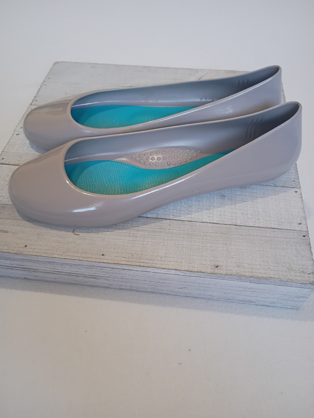 OKA b. Gloss Size 10 Taupe Ballet Flats with Teal Insole Minimalist Neutral