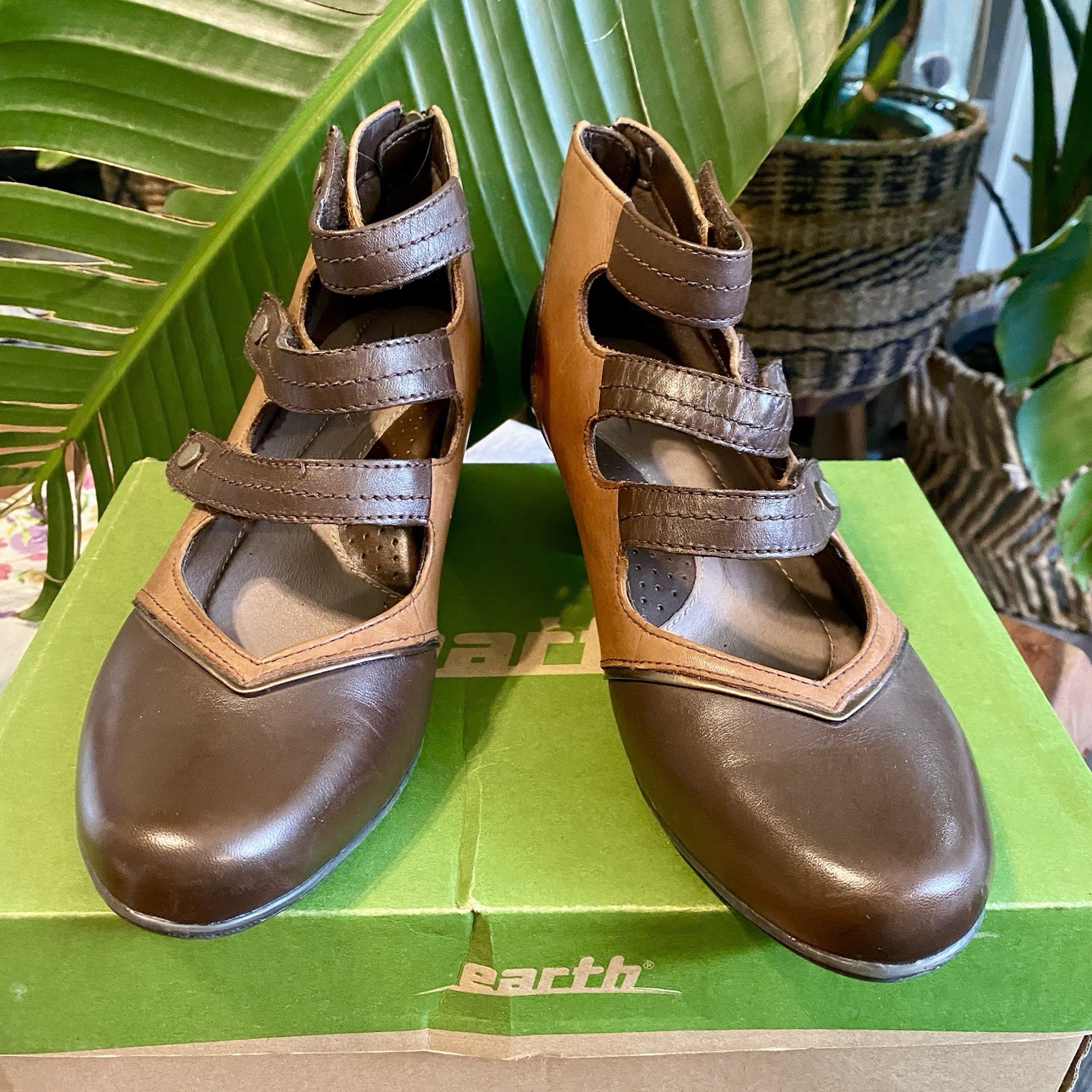 EARTH SERANO WOMENS SHOES SIZE 8 Brown And Tan