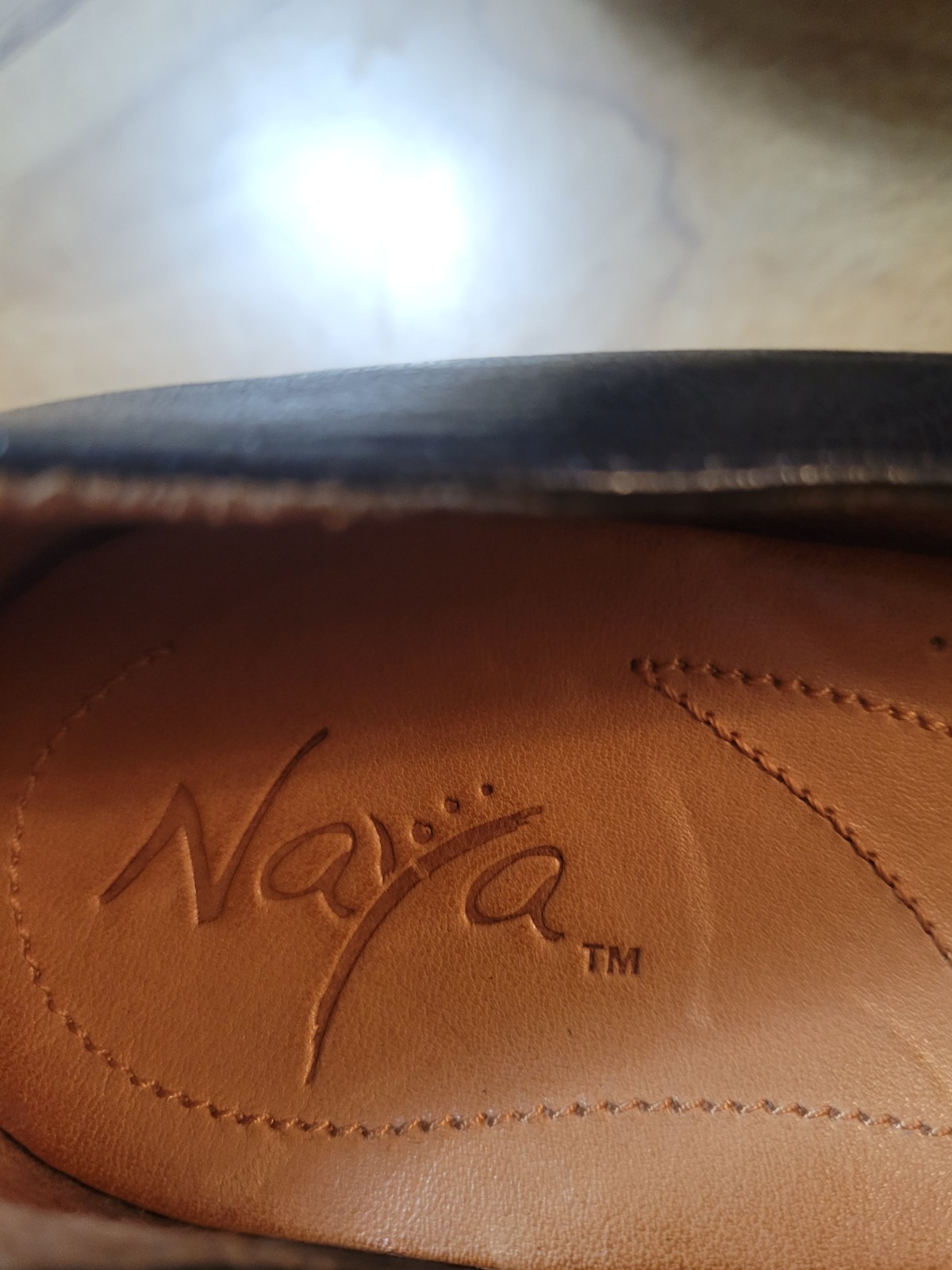 Black Leather Shallow Toe Mary Jane Style Pump By NAYA sz 9-W. Immaculate Condtn
