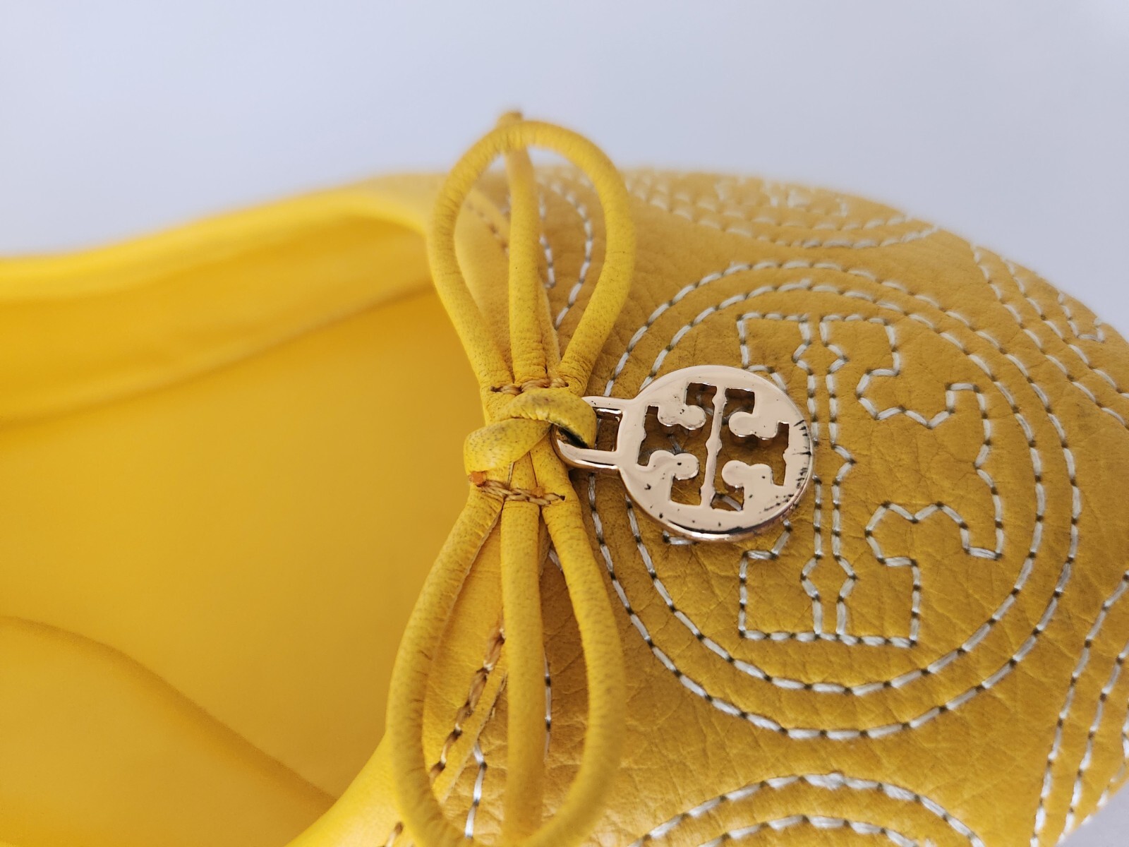 VEUC Tory Burch Womens Chelsea Yellow Stitched Ballet Flats Sz 8 M