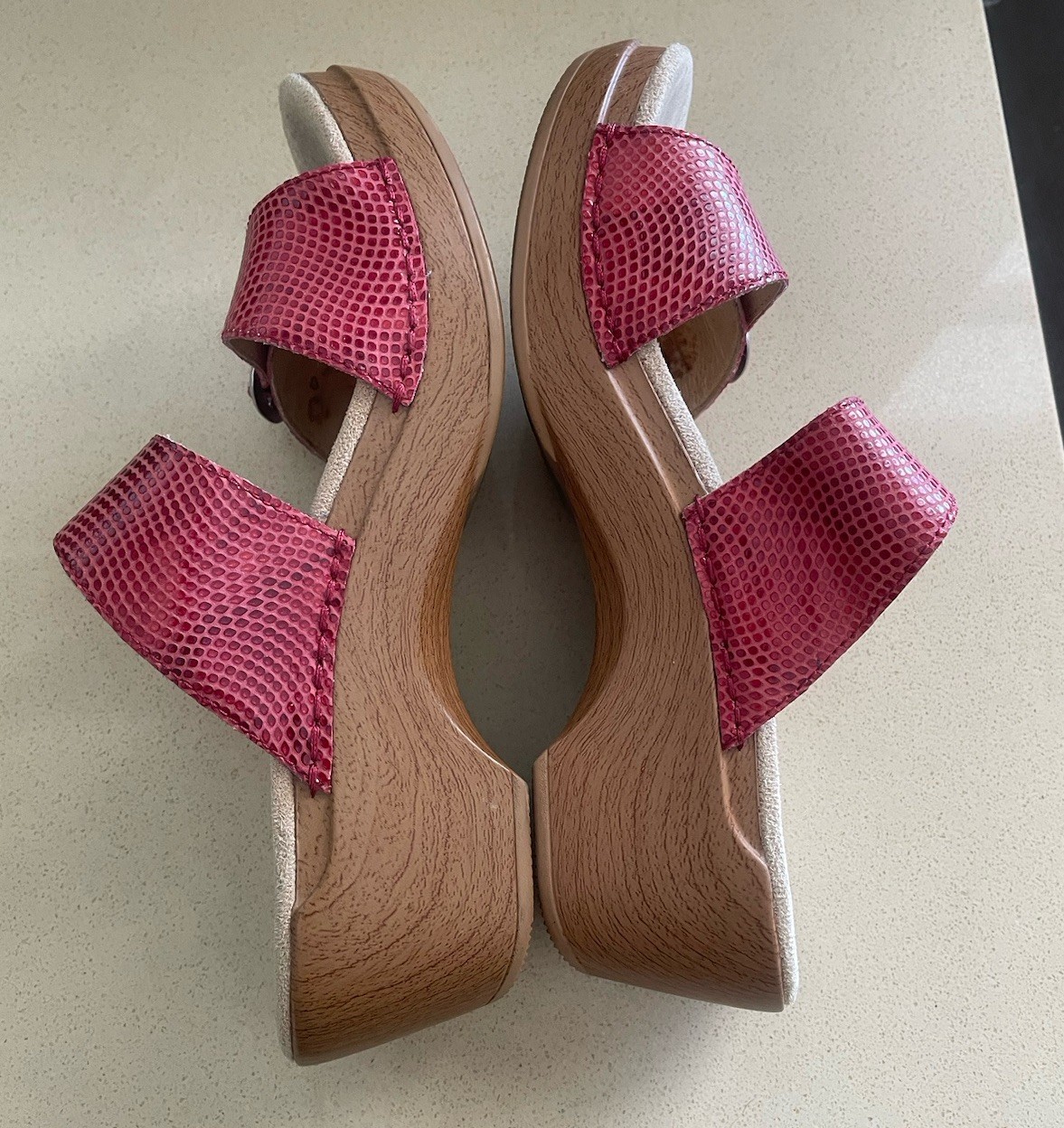 Dansko Sophie 39 (8.5-9) Red Snake Leather Wedge Clogs Faux Wood Sandals Summer