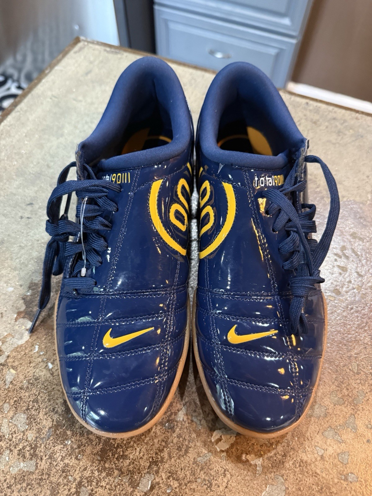 Nike Women’s Total 90 Michigan Midnight Navy Gold Soccer Shoes Size 9.5