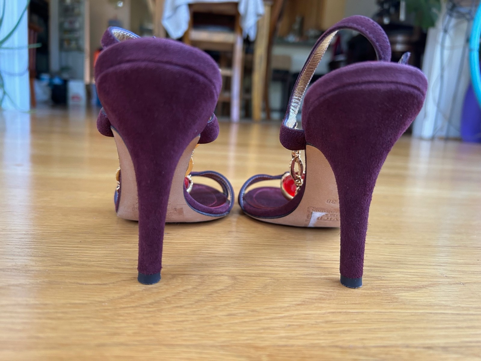 GIUSEPPE ZANOTTI Burgundy Suede Gold Chain &Red Jewel T-Strap Sandals IT 38 Good