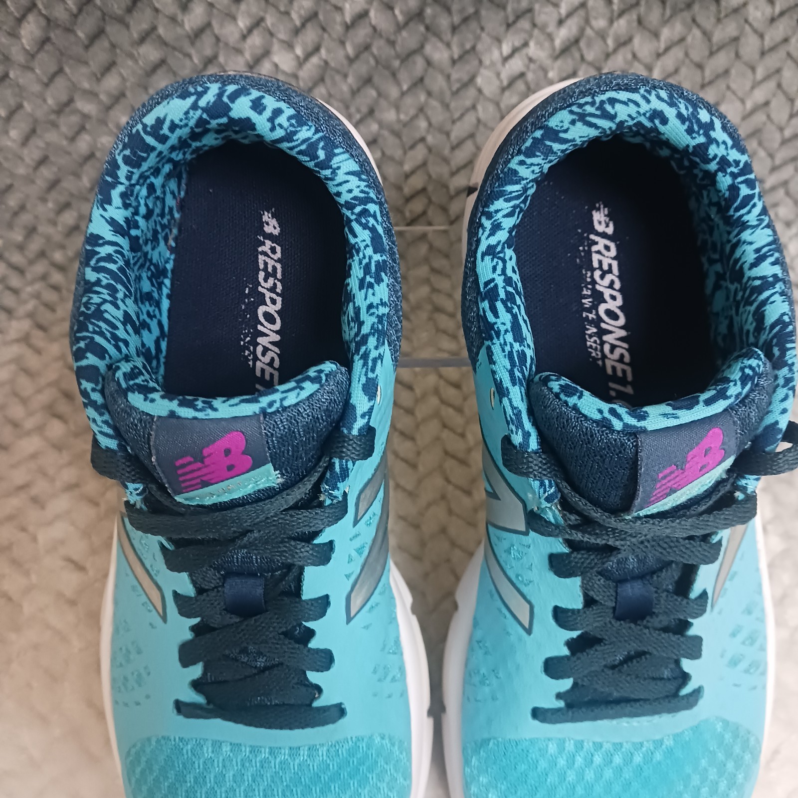 New Balance 771 V2 Women’s Running Sneakers Shoes Aqua Blue Size 8.5