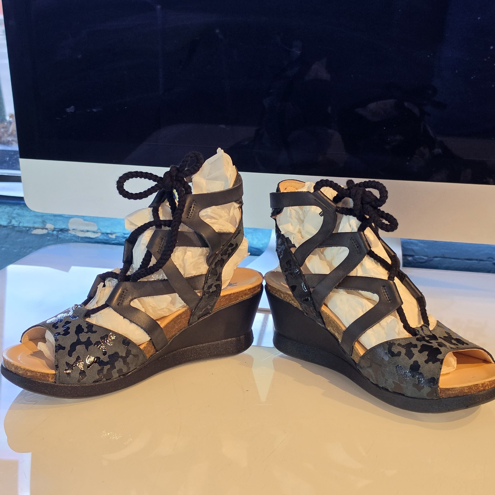 Wanda Panda Maddox Wedge Sandals EU 37 US 6.5-7 Black Leather Leopard Spain