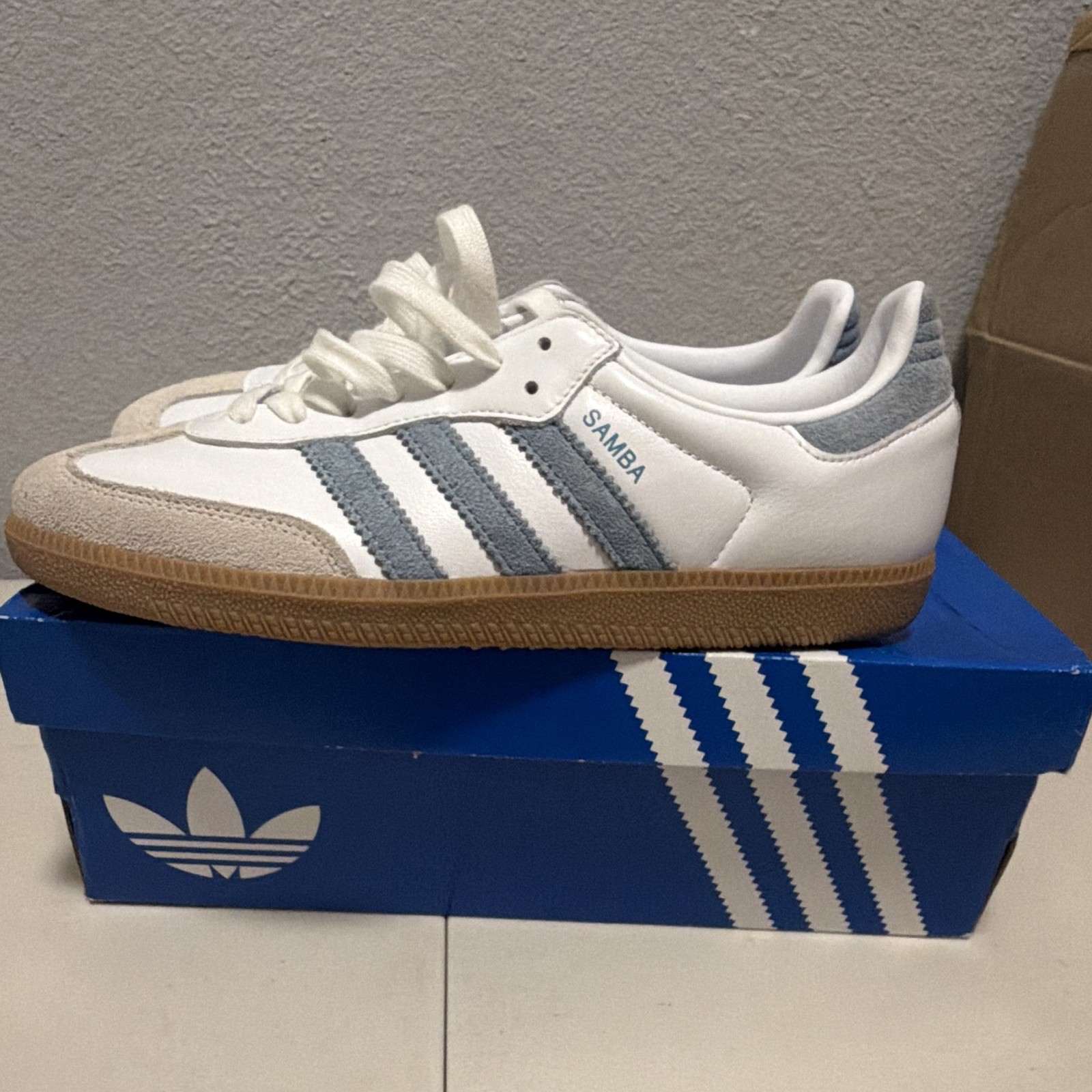 adidas Samba OG Women’s Low Top Sneakers White/Ash Blue Gum JS1391