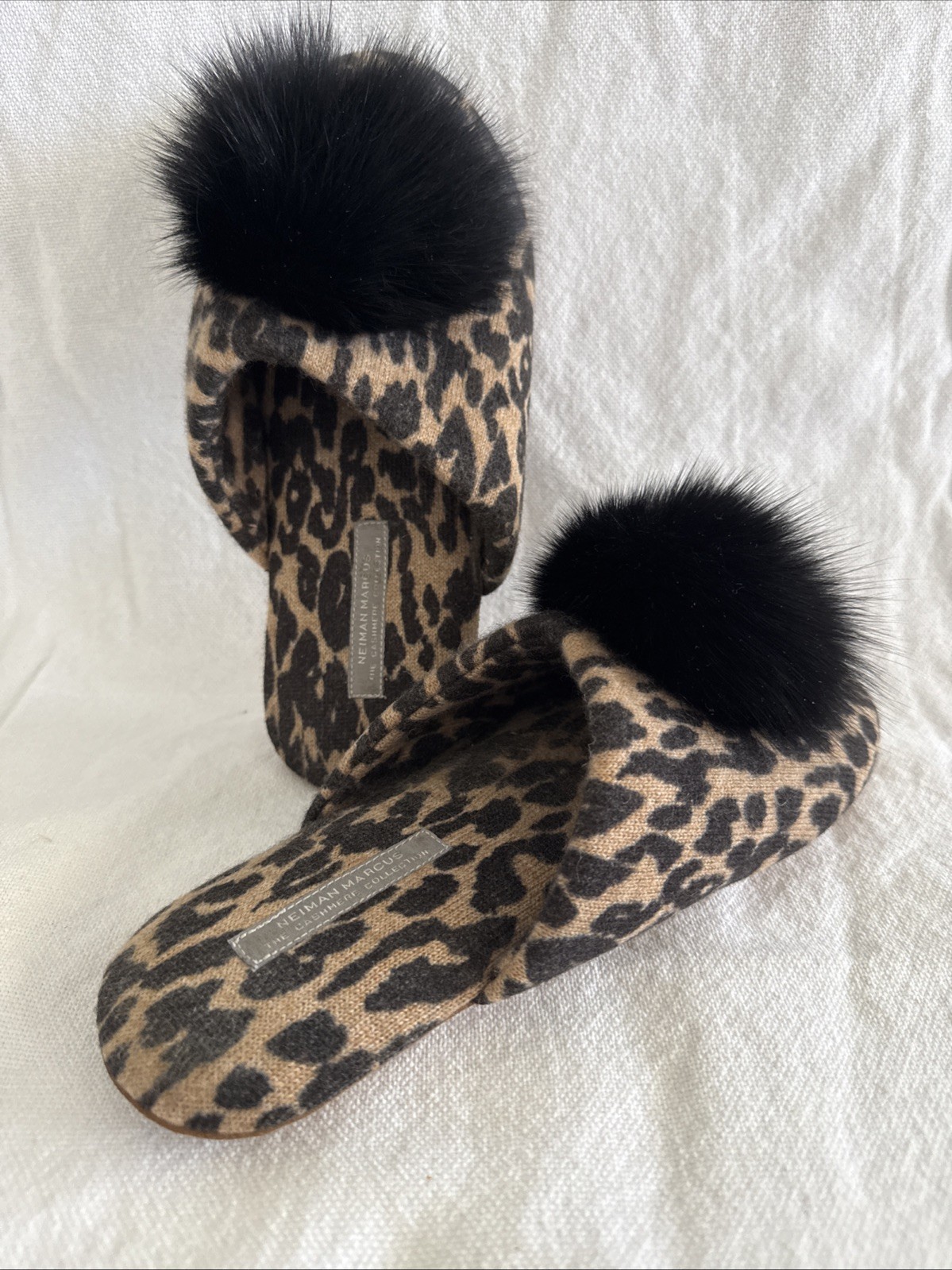 Neiman Marcus Women’s Brown Leopard Slipper With Fur Pom Pom Cashmere Size M