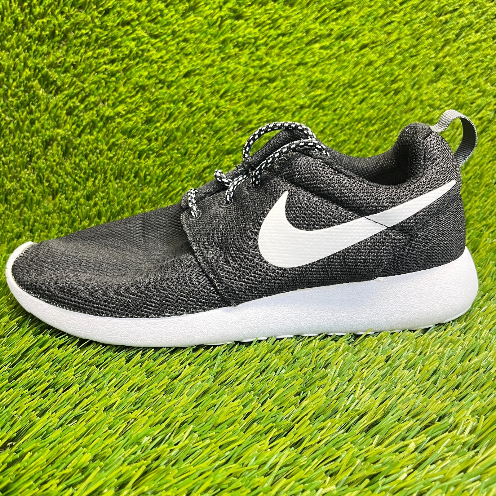 Nike Roshe One Womens Size 7.5 Black Athletic Running Walking Shoes Sneakers