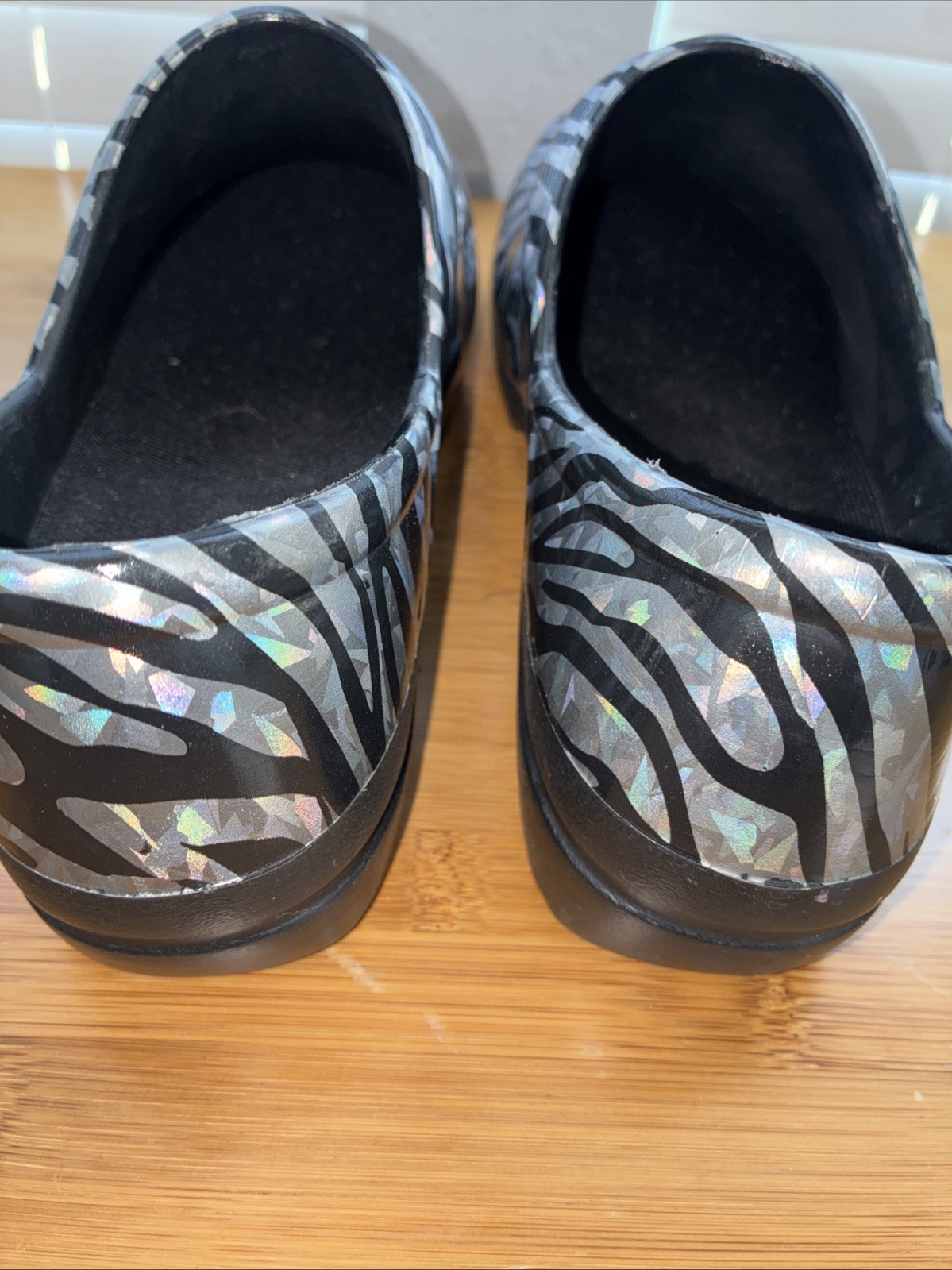 Anywear SR Angel Metallic Zebra Holographic Nursing Clogs Womens 11 Mens 9 Work