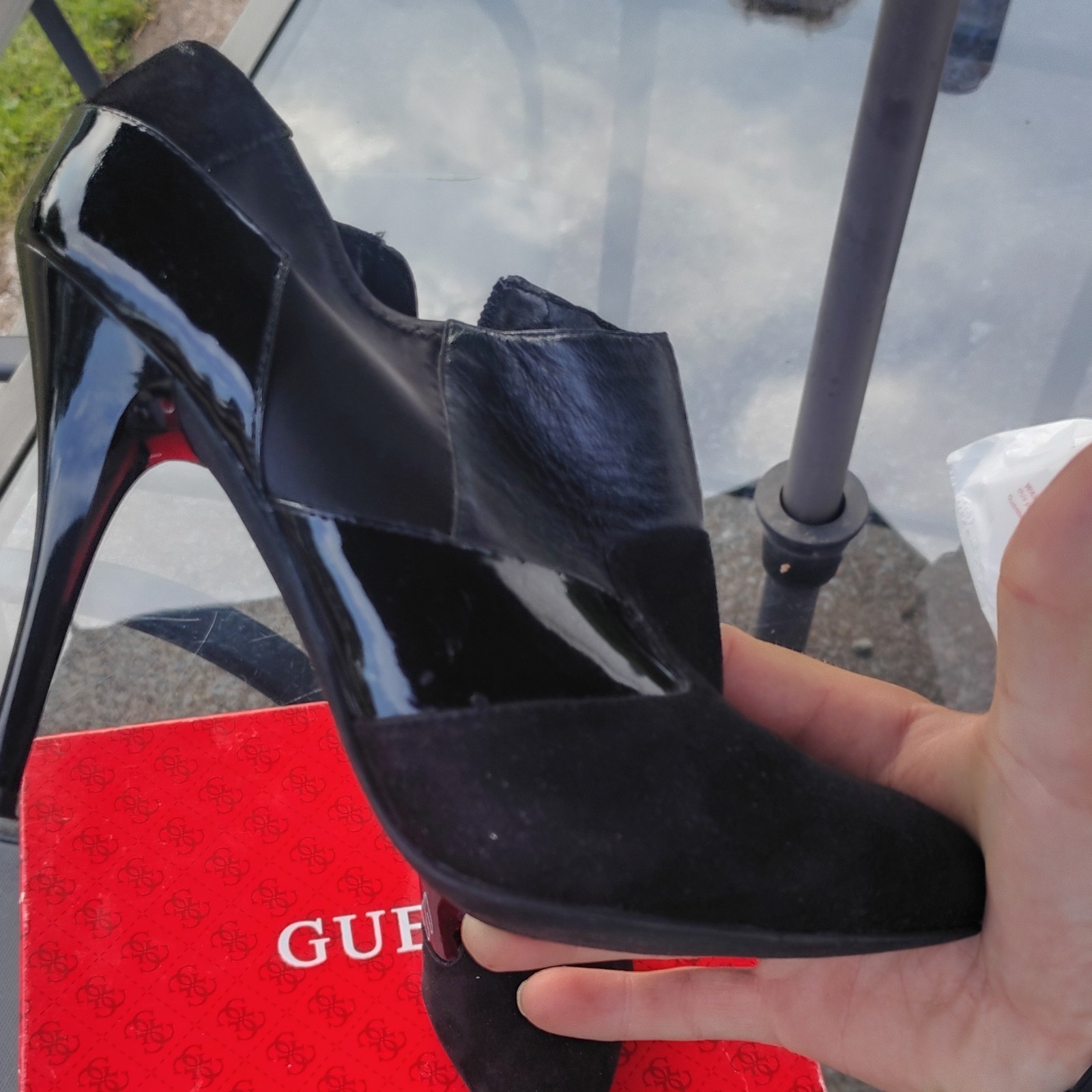 GUESS Women’s Black Ankle Bootie Pointed Toe Zip Synthetic Upper US 8.5