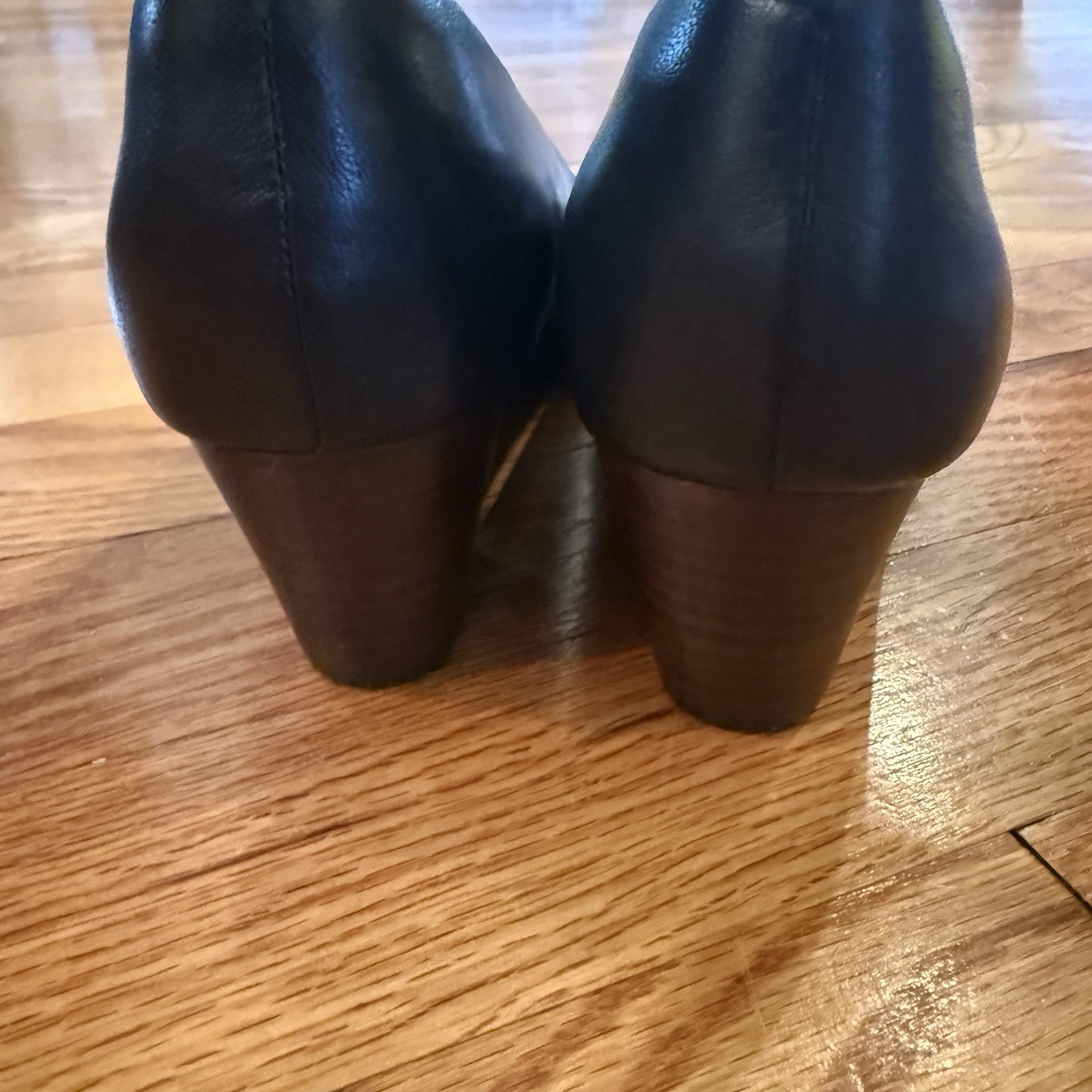 NWOB Women’s Sofft Navy Heels Size 7.5 One Inch Heel