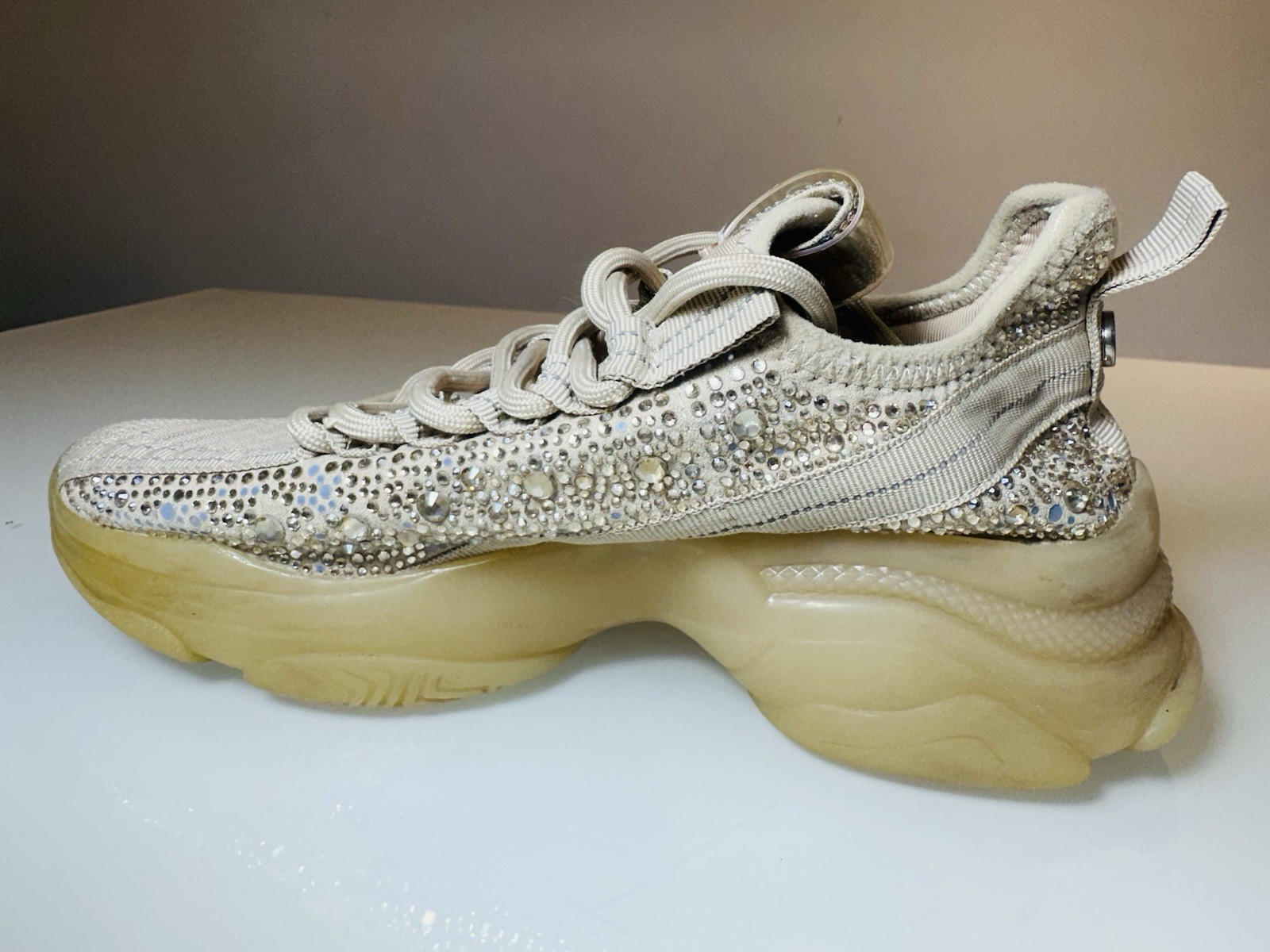 Steve Madden SM NY90 Sneakers Beige Rhinestone Breathable Womens Sz 7.5