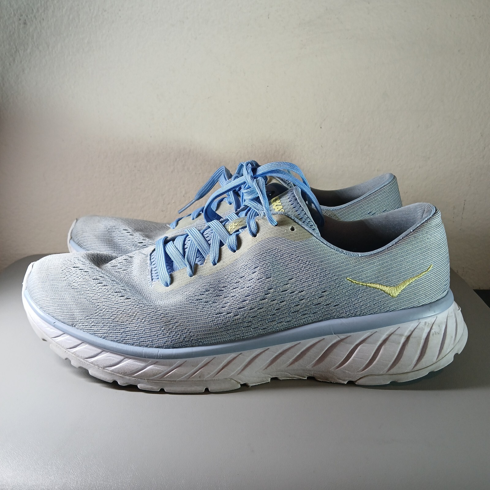 HOKA ONE ONE Cavu 2 Marl Lightweight Lace-Up Road Sneakers Blue Air Mesh Sz 9.5