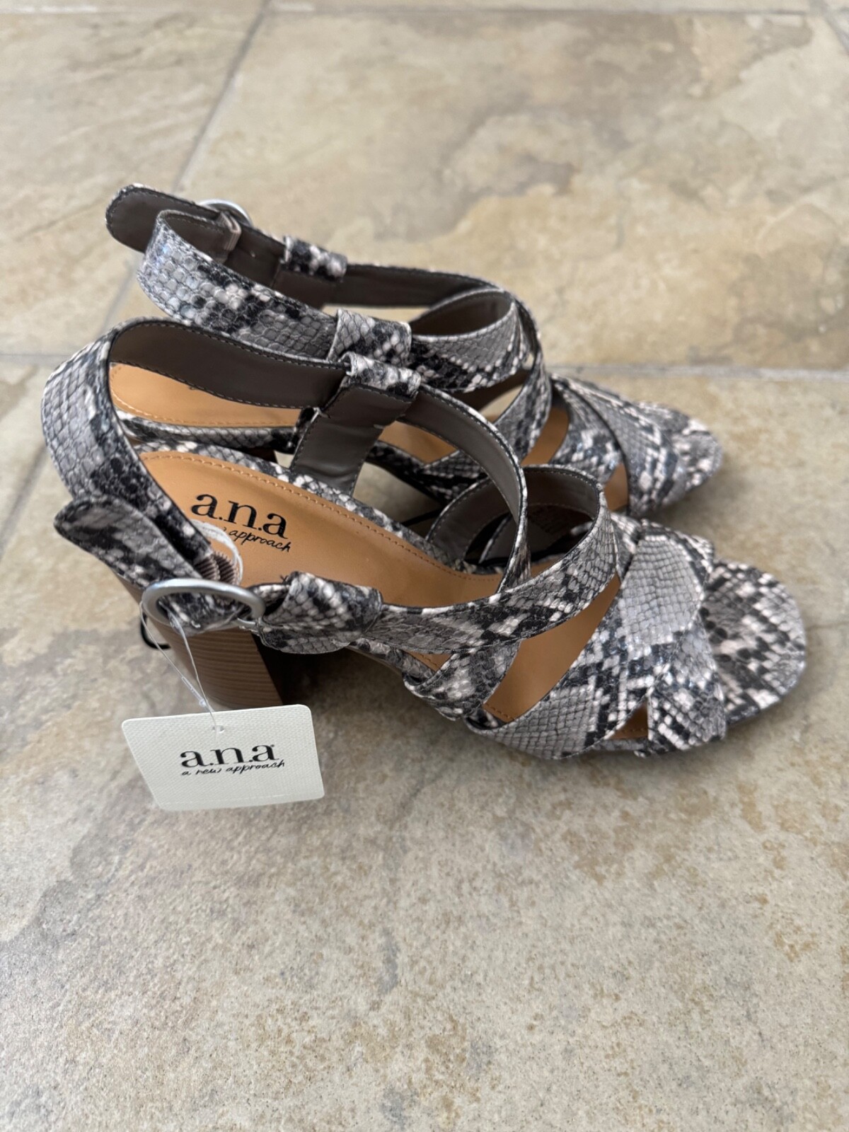A.N.A. A NEW APPROAH HEEL SHOES WOMENS SIZE 9.5