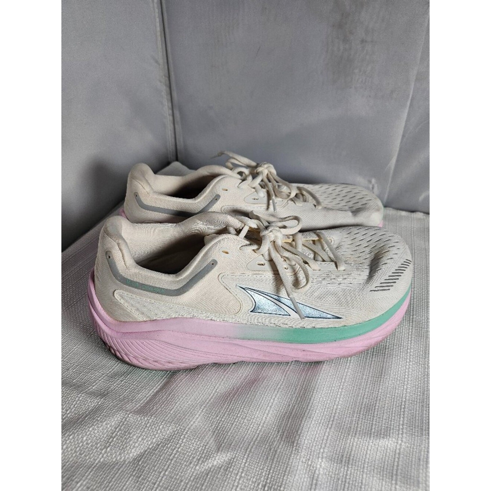 ALTRA Via Olympus running shoes in a white, pink, and green women’s size 9