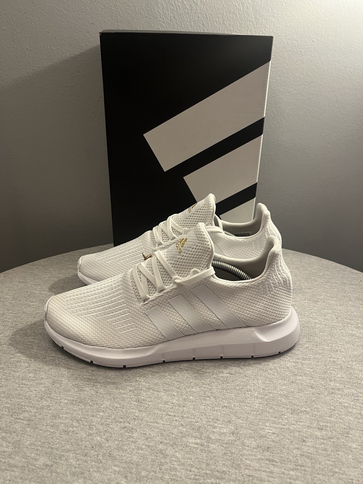 Adidas Swift Run 1.0 Cloud White Gold Women’s Running Shoe Size 8.5 IE7480